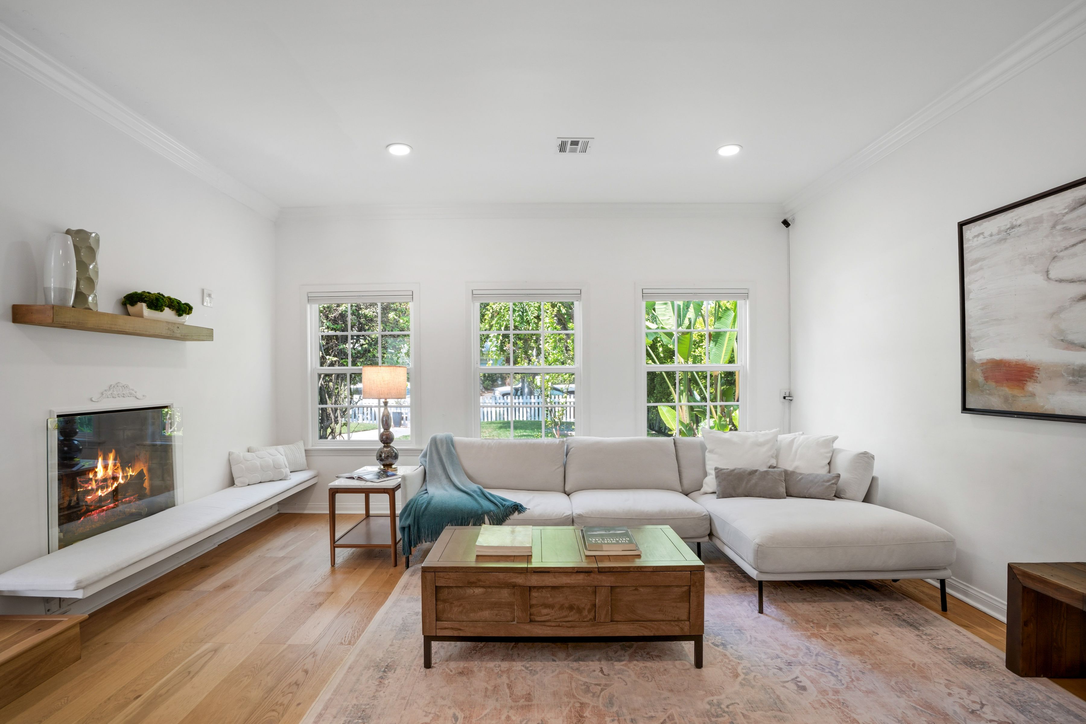  4744 Camellia Avenue - 物件實景