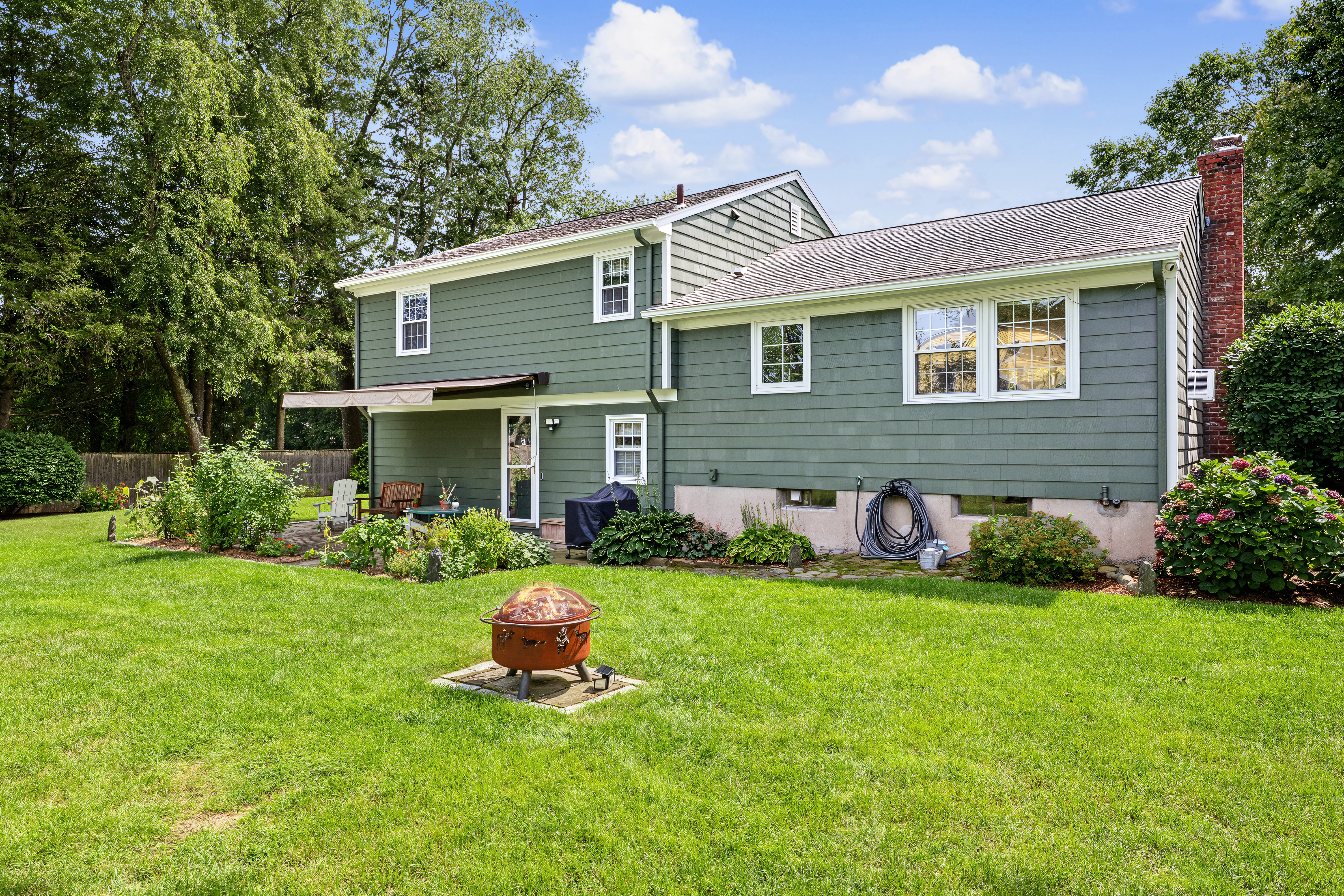  10 Cherry Lane, Barrington, RI, 02806 - 物件實景