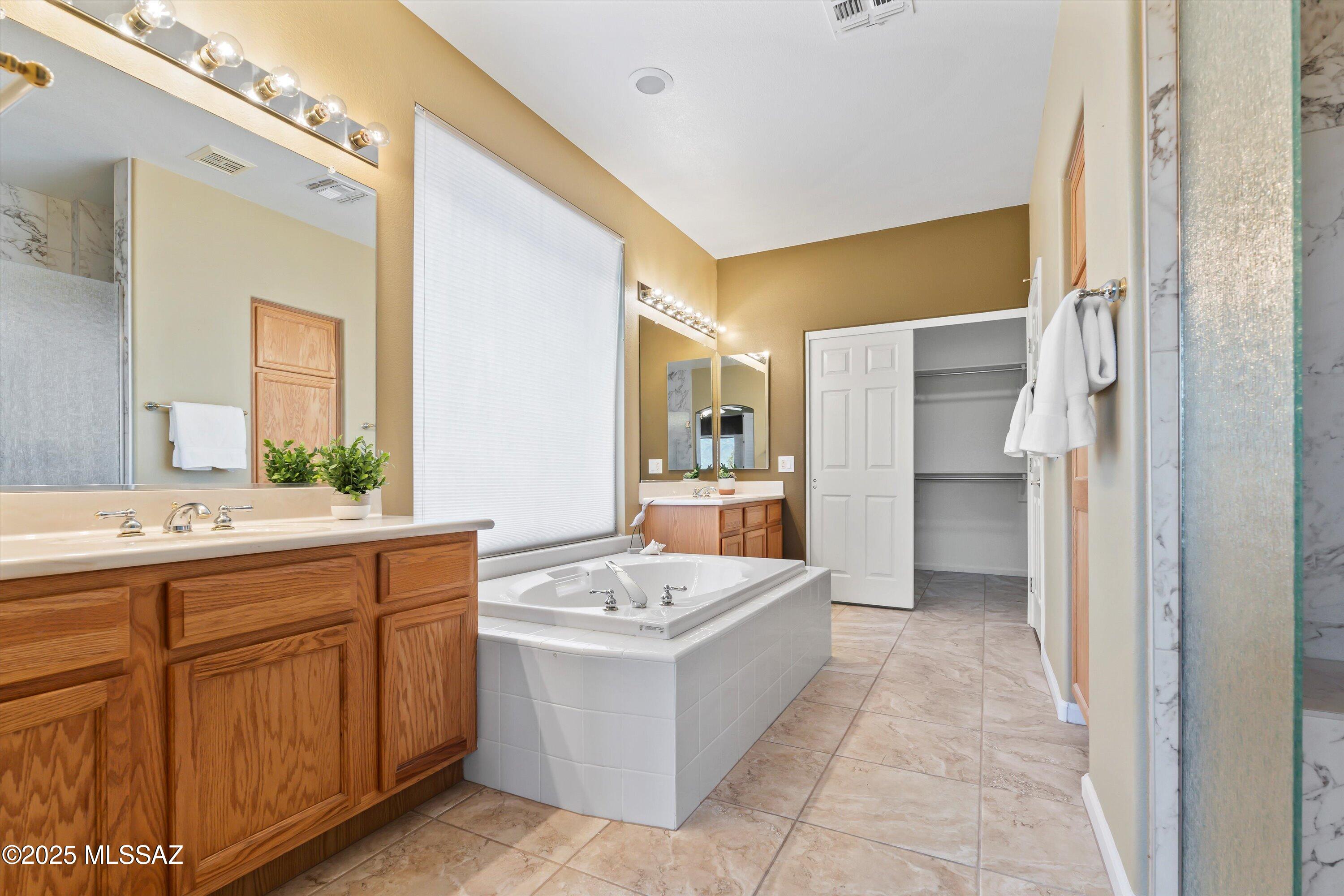 Tucson, Arizona, 85739, United States, 2 Bedrooms Bedrooms, ,2 BathroomsBathrooms,Residential,For Sale,1857357