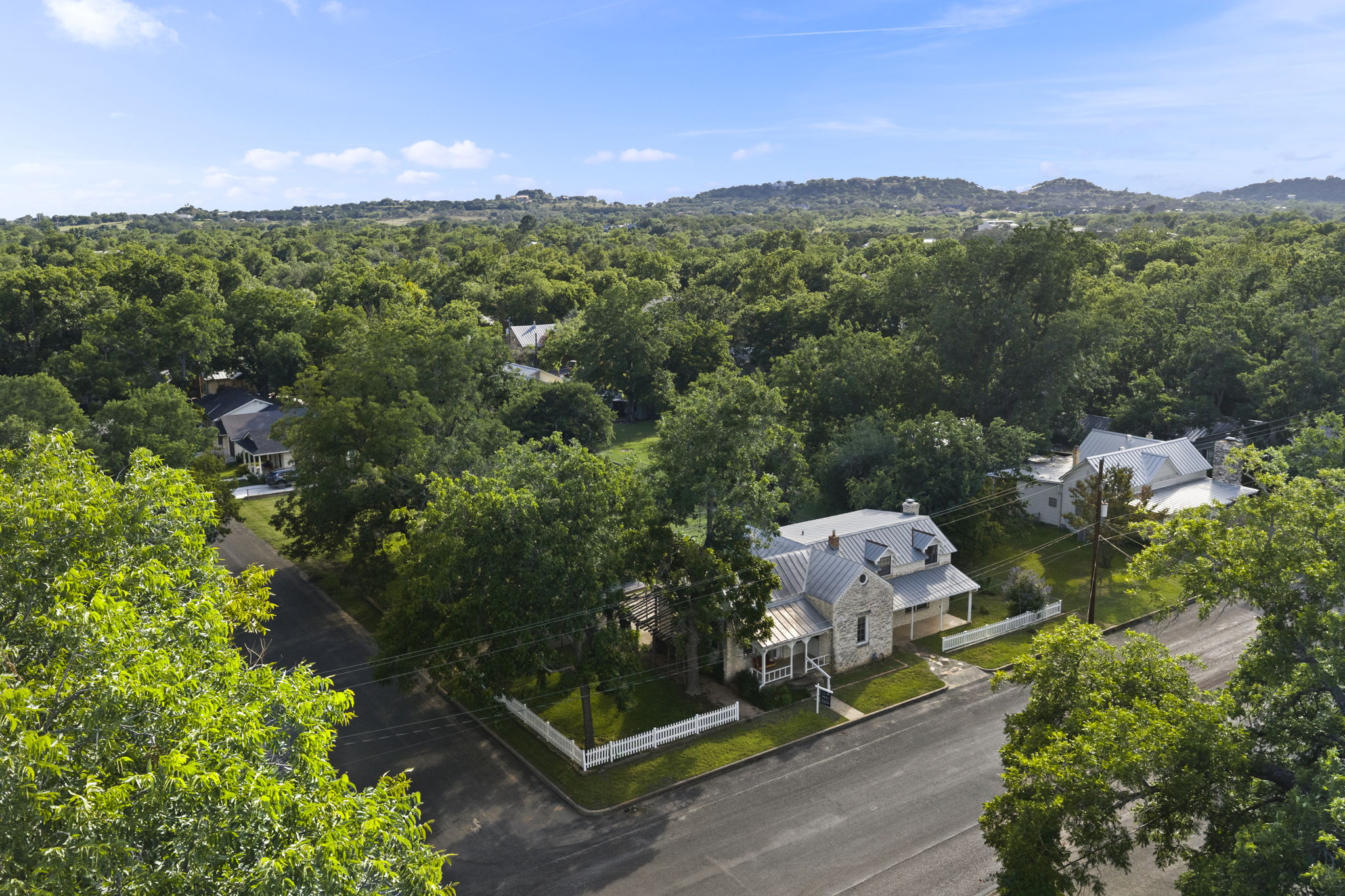  501 West Creek Street, Fredericksburg, TX 78624 - 物件實景