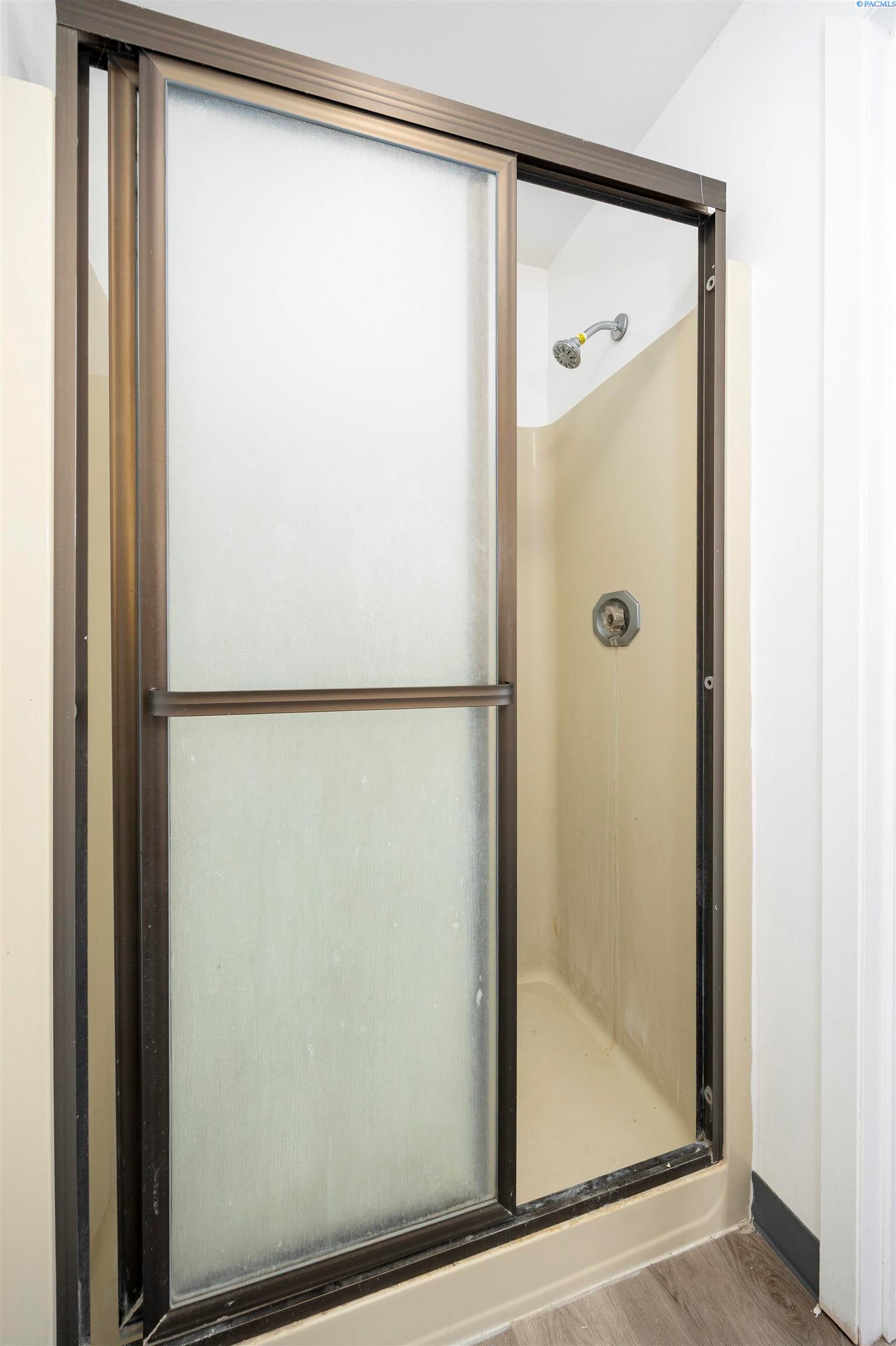 Pasco, Washington, 99301, United States, 2 Bedrooms Bedrooms, ,1 BathroomBathrooms,Residential,For Sale,1997990