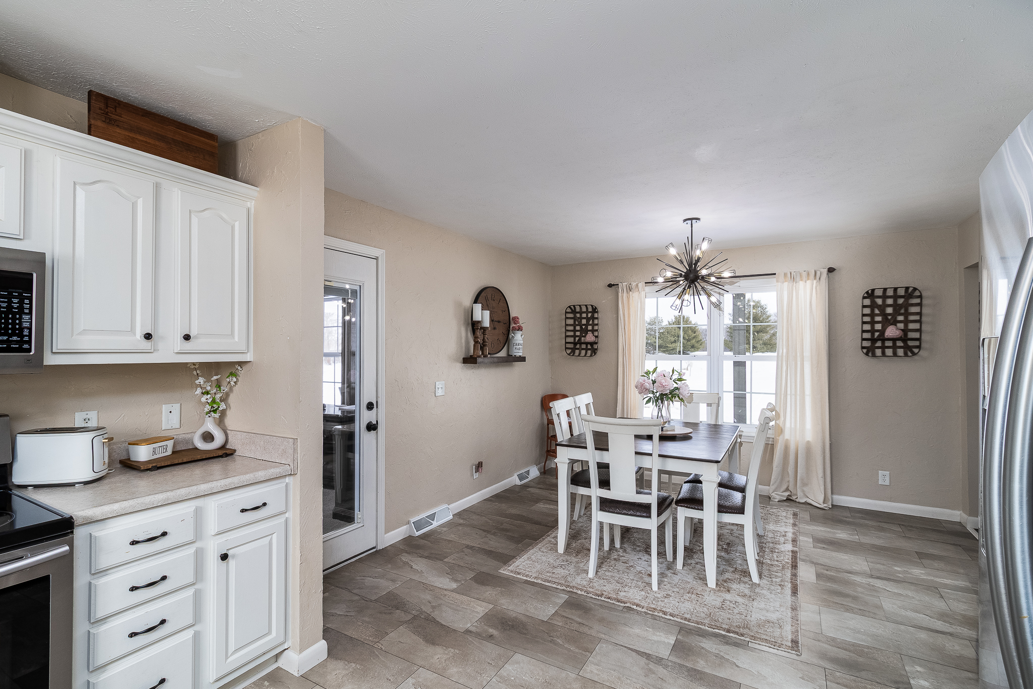 Brownstown, Illinois, 62418, United States, 4 Bedrooms Bedrooms, ,2 BathroomsBathrooms,Residential,For Sale,2015719