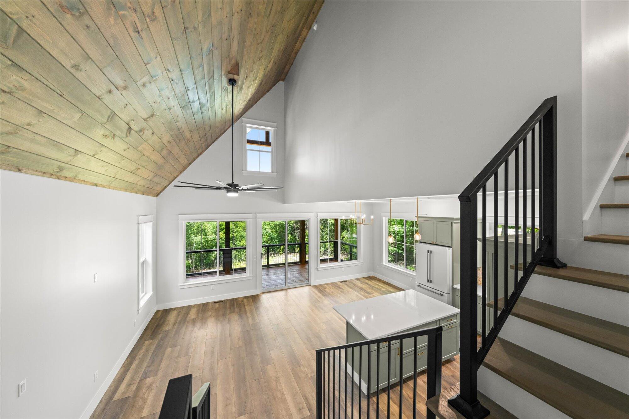 Ten Mile, Tennessee, 37880, United States, 3 Bedrooms Bedrooms, ,3 BathroomsBathrooms,Residential,For Sale,1878796