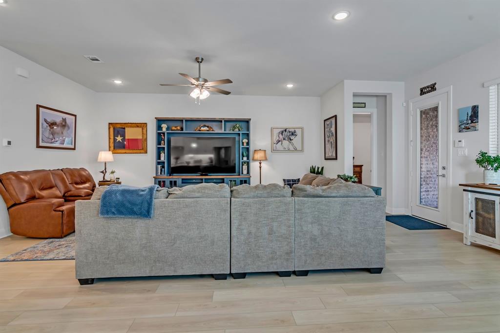Arlington, Texas, 76005, United States, 3 Bedrooms Bedrooms, ,2 BathroomsBathrooms,Residential,For Sale,1902792