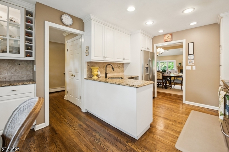 Bernards Twp., New Jersey, 07920, United States, 3 Bedrooms Bedrooms, ,4 BathroomsBathrooms,Residential,For Sale,1875142