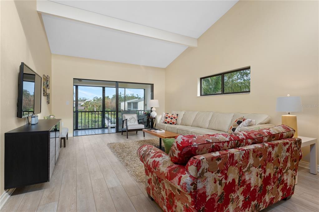 Sarasota, Florida, 34231, United States, 2 Bedrooms Bedrooms, ,2 BathroomsBathrooms,Residential,For Sale,1969119