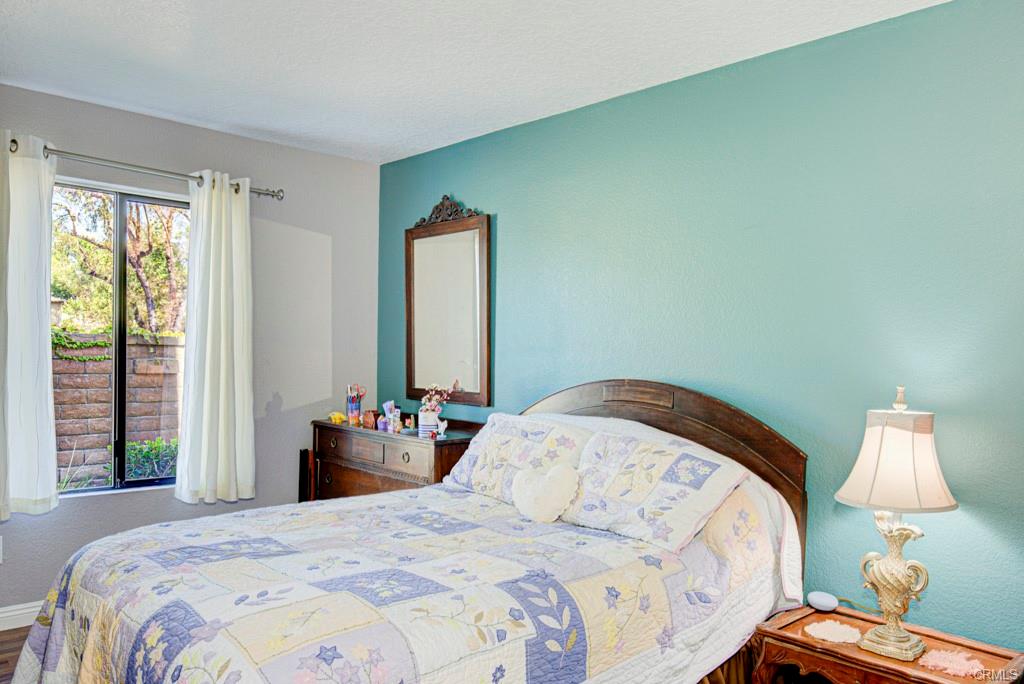 Lake Forest, California, 92630, United States, 2 Bedrooms Bedrooms, ,2 BathroomsBathrooms,Residential,For Sale,1944905