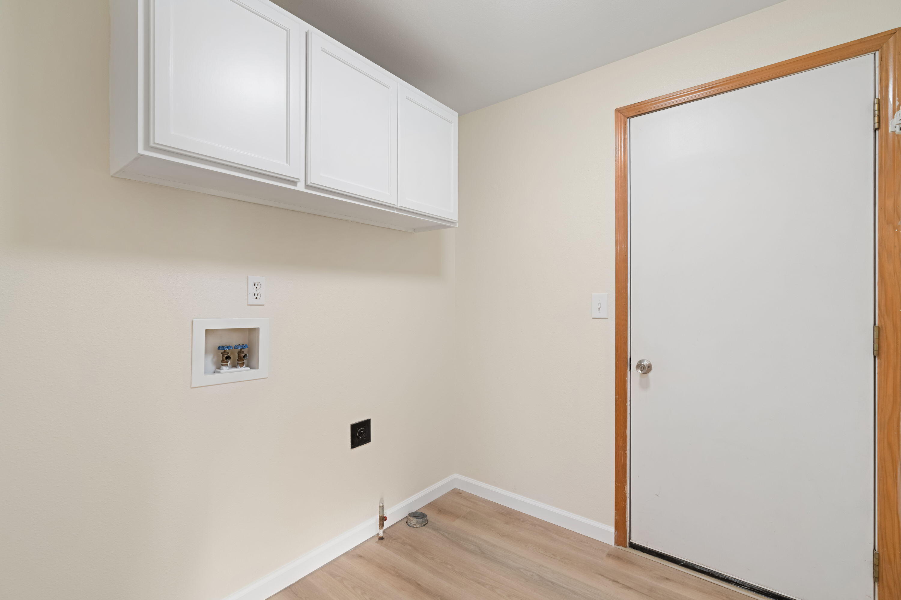 Bend, Oregon, 97701, United States, 3 Bedrooms Bedrooms, ,2 BathroomsBathrooms,Residential,For Sale,1697036