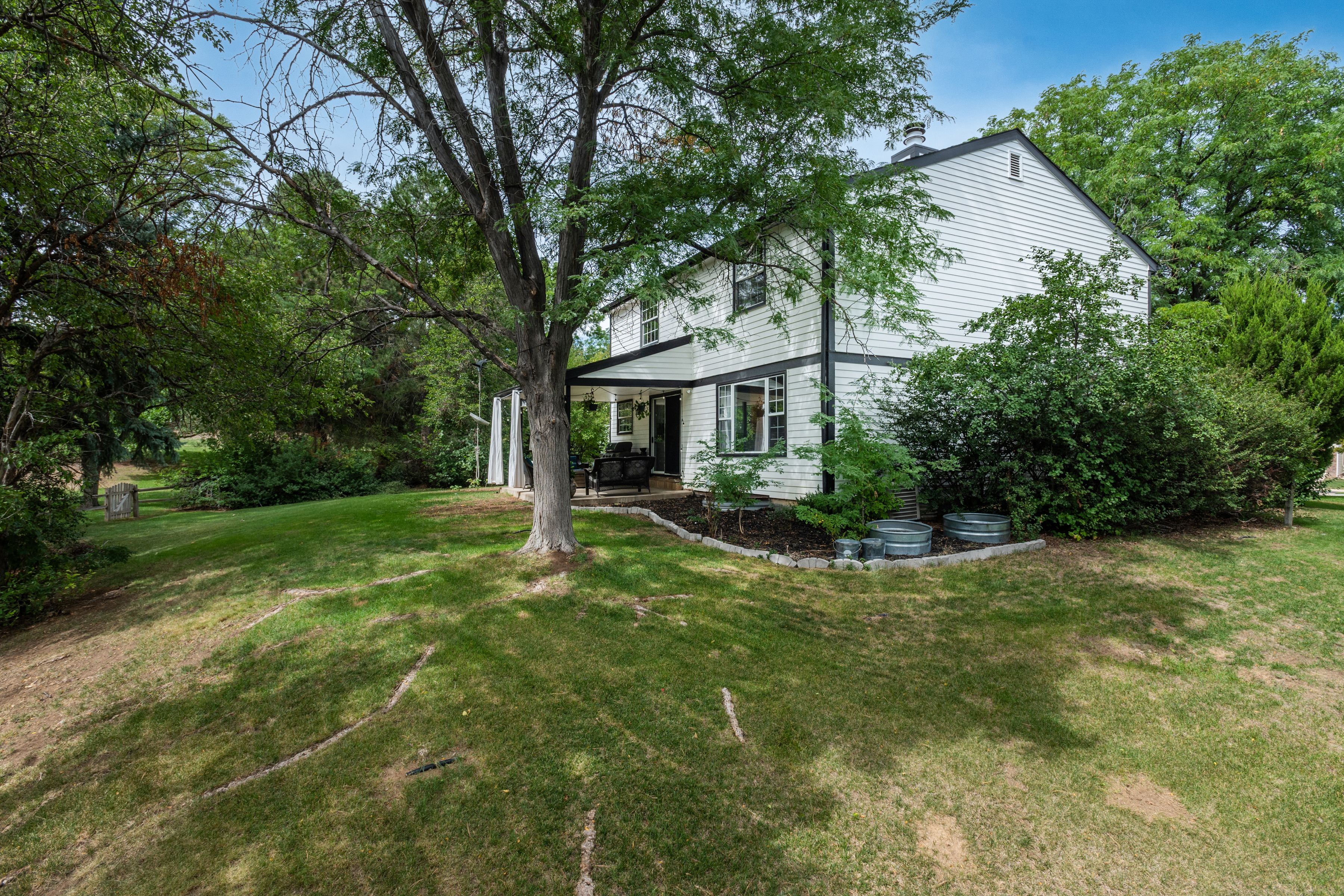  Lovely Two-Story Nestled on a Friendly, Tree-Lined Cul-de-Sac - 物件實景