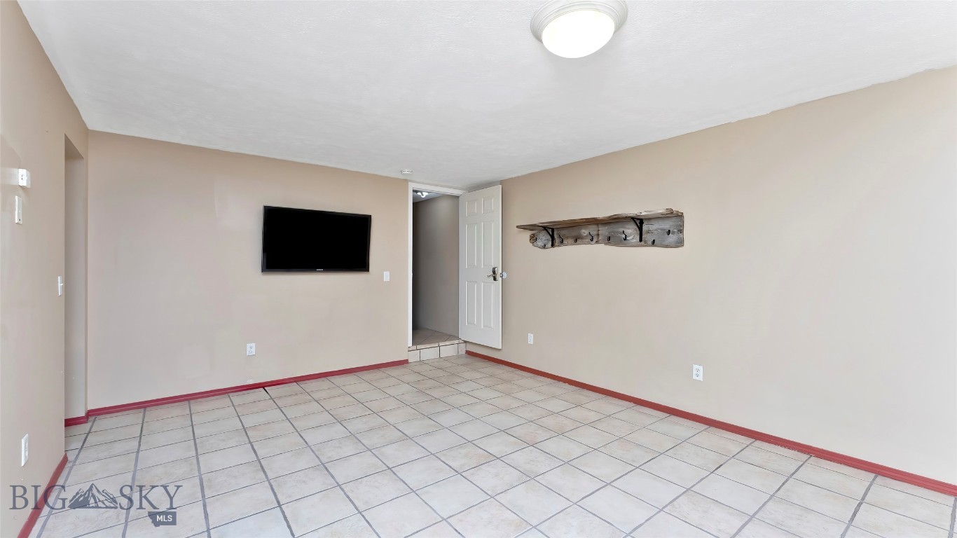 1008 E Missoula, Belgrade, Montana, 59714, United States, 5 Bedrooms Bedrooms, ,3 BathroomsBathrooms,Residential,For Sale,1008 E Missoula,1587986