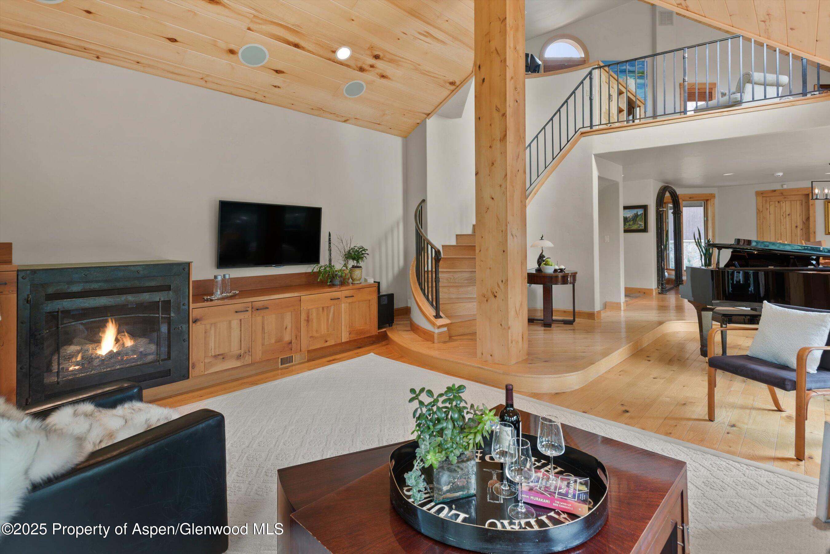 Snowmass Village, Colorado, 81615, United States, 3 Bedrooms Bedrooms, ,3 BathroomsBathrooms,Residential,For Sale,1874657