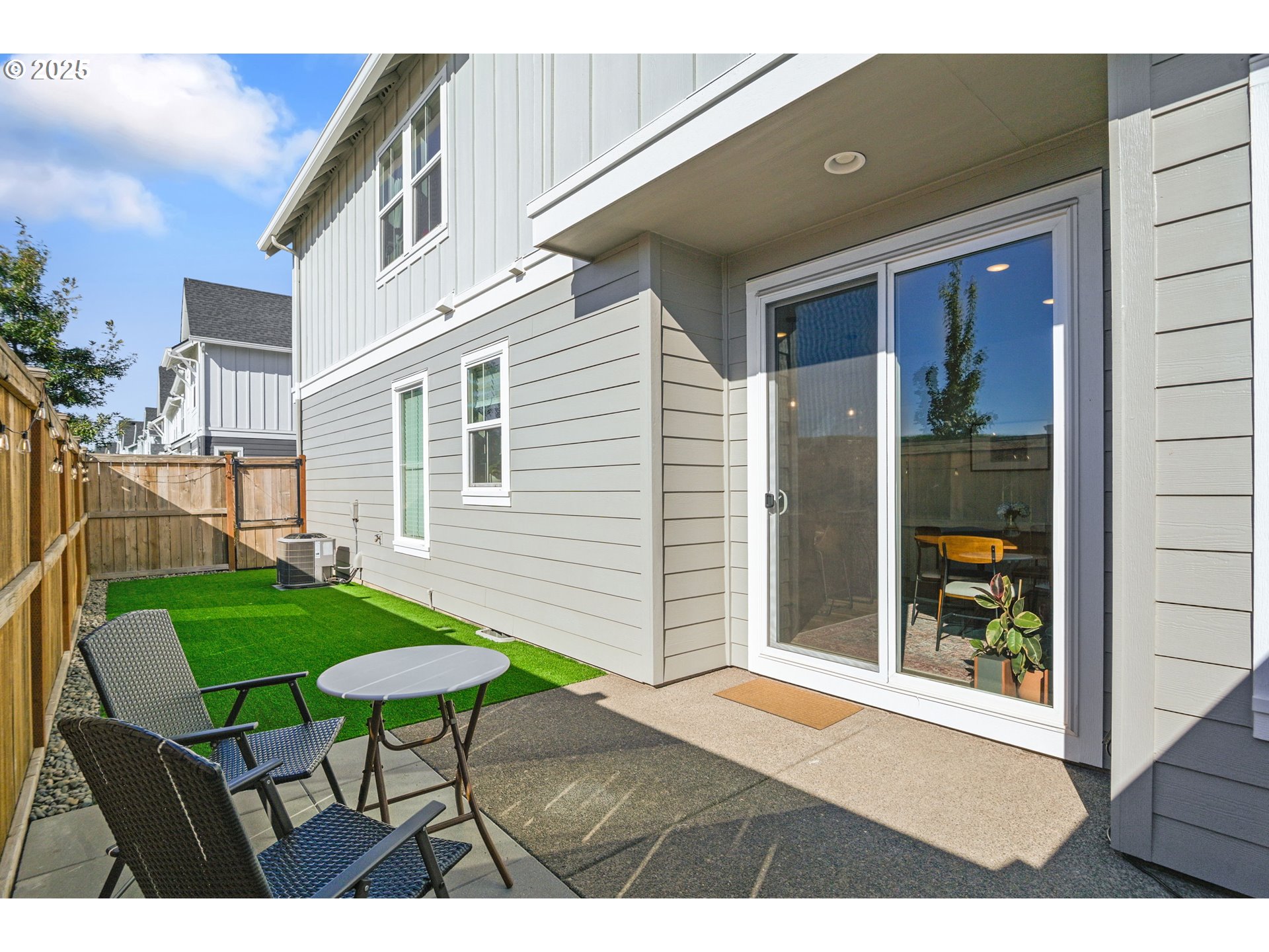 Hillsboro, Oregon, 97123, United States, 3 Bedrooms Bedrooms, ,2 BathroomsBathrooms,Residential,For Sale,1967879