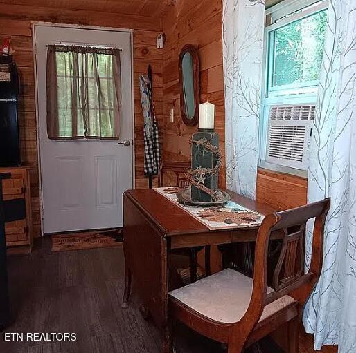 Englewood, Tennessee, 37329, United States, 2 Bedrooms Bedrooms, ,3 BathroomsBathrooms,Residential,For Sale,2002441