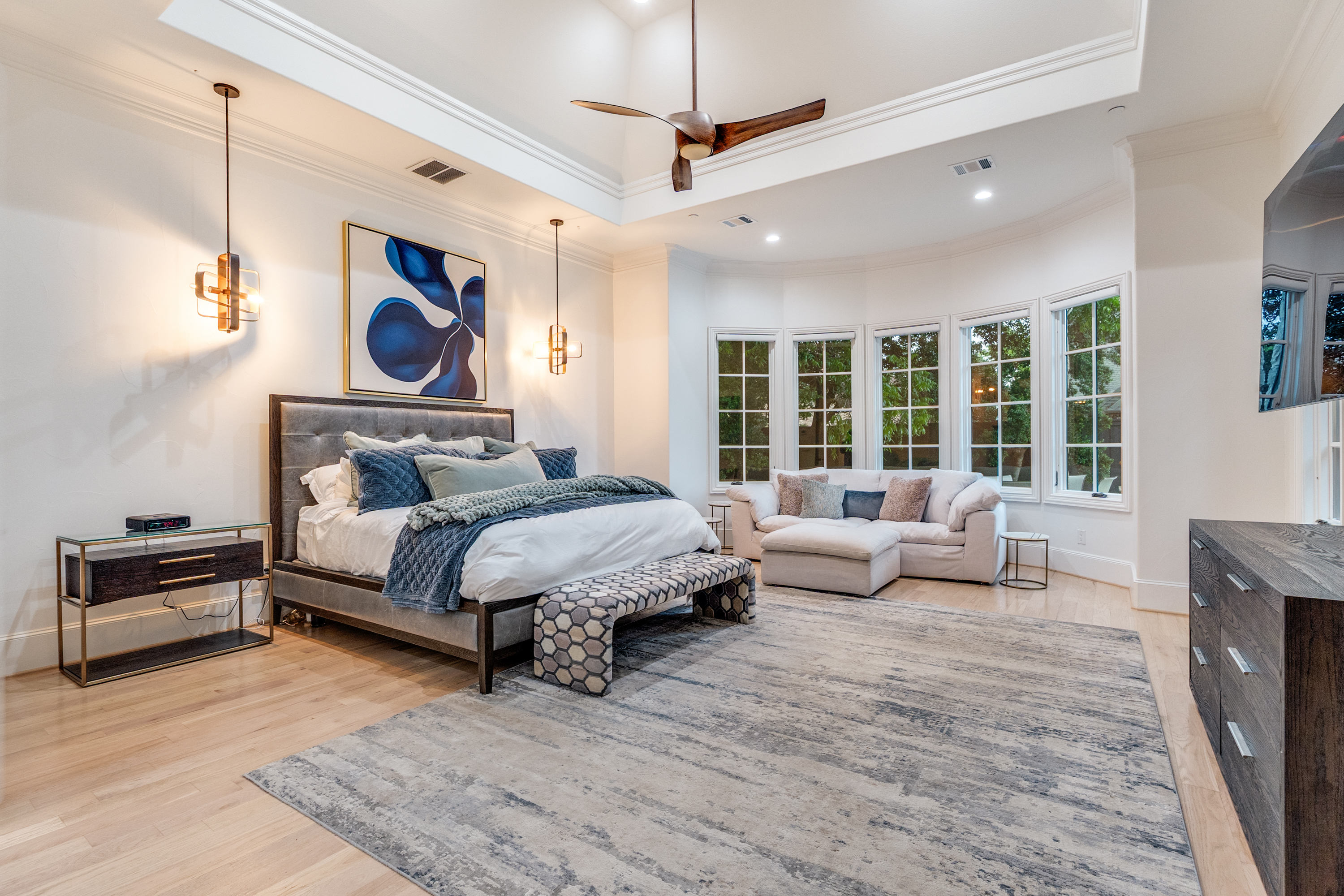  Grand, Light-Filled Retreat Designed for Entertaining in Preston Hollow - 物件實景