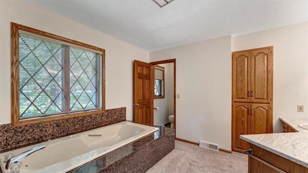 Saint Cloud, Minnesota, 56301, United States, 2 Bedrooms Bedrooms, ,3 BathroomsBathrooms,Residential,For Sale,1978189