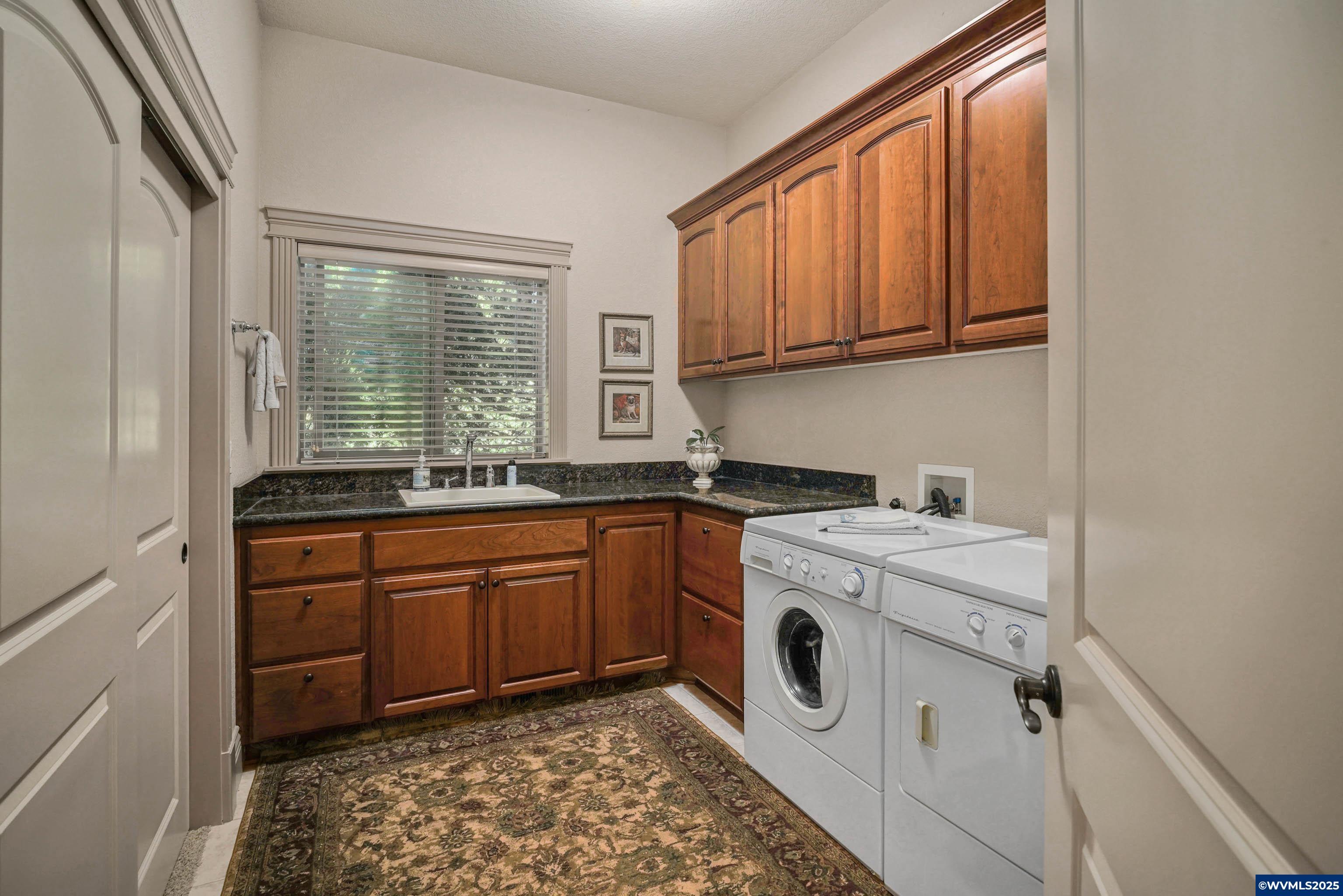 Salem, Oregon, 97306, United States, 4 Bedrooms Bedrooms, ,4 BathroomsBathrooms,Residential,For Sale,1857548