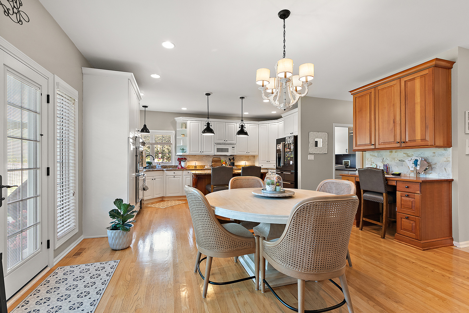 Orland Park, Illinois, 60467, United States, 5 Bedrooms Bedrooms, ,3 BathroomsBathrooms,Residential,For Sale,1937885