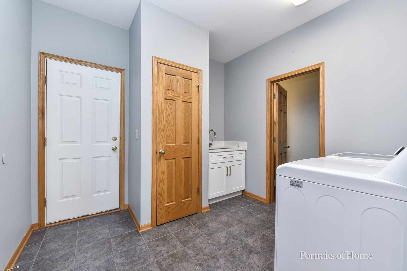 Yorkville, Illinois, 60560, United States, 5 Bedrooms Bedrooms, ,4 BathroomsBathrooms,Residential,For Sale,1940402