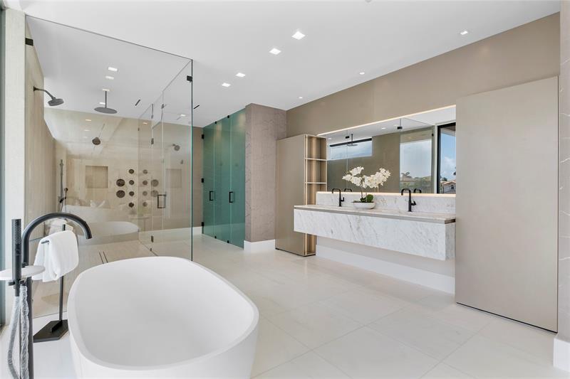 Fort Lauderdale, Florida, 33306, United States, 6 Bedrooms Bedrooms, ,8 BathroomsBathrooms,Residential,For Sale,1958113