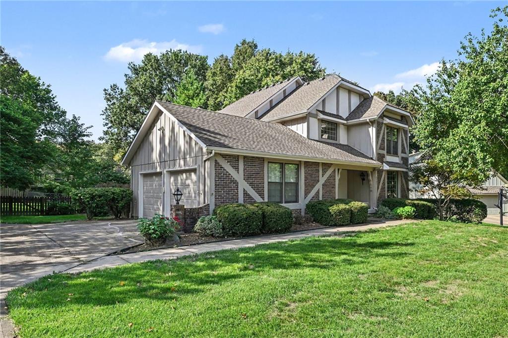 120th Ter, Leawood, KS 66209