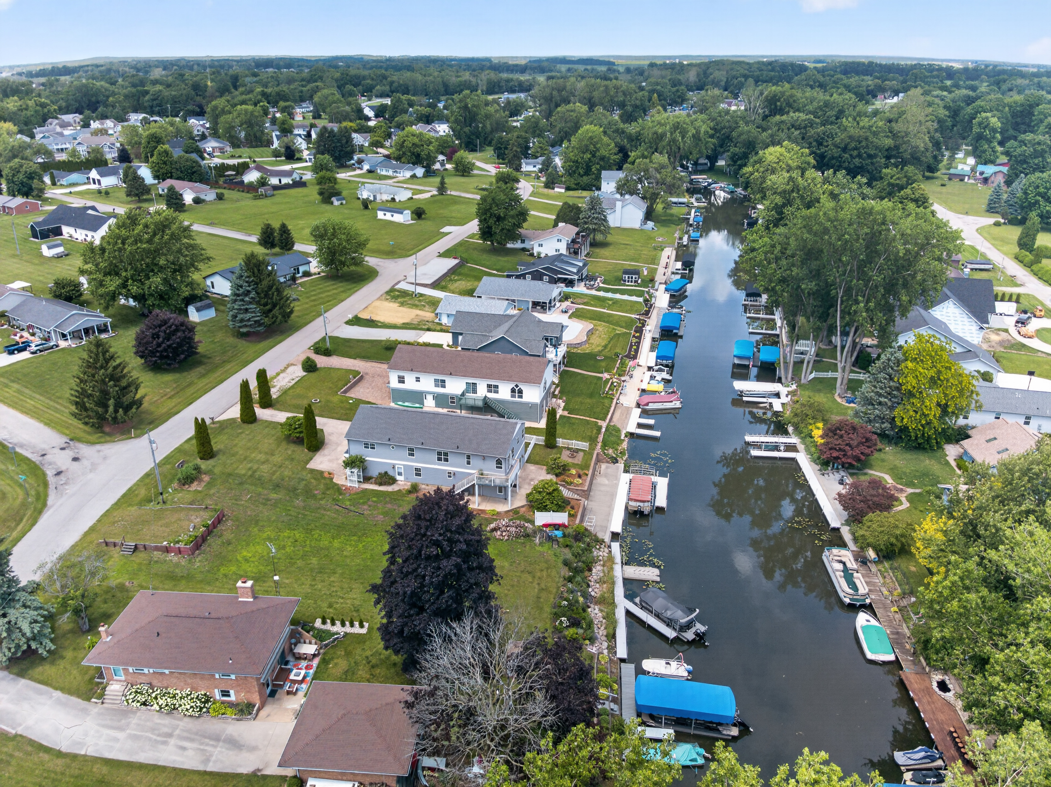  Spacious Channel-Front Home Off Lake Wawasee - 物件實景