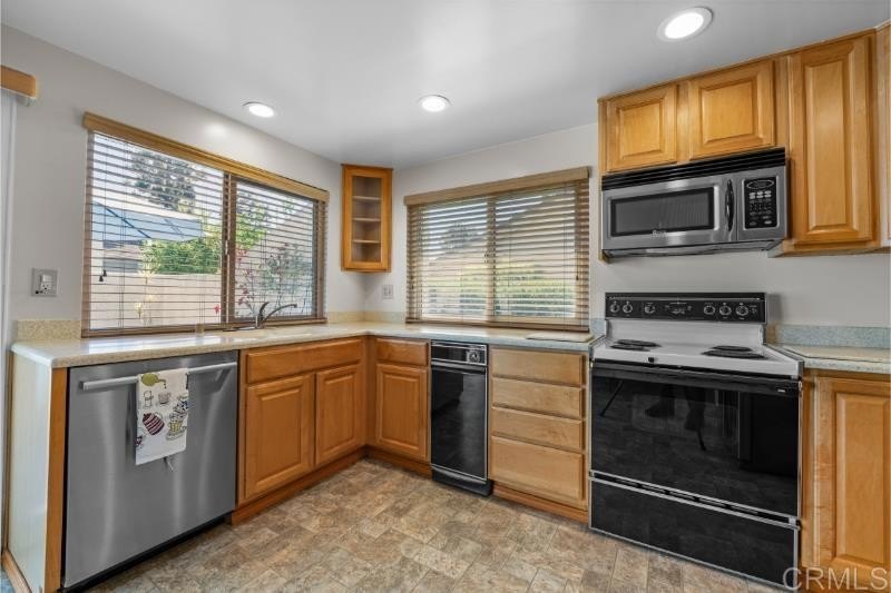 Chula Vista, California, 91910, United States, 2 Bedrooms Bedrooms, ,2 BathroomsBathrooms,Residential,For Sale,1885418