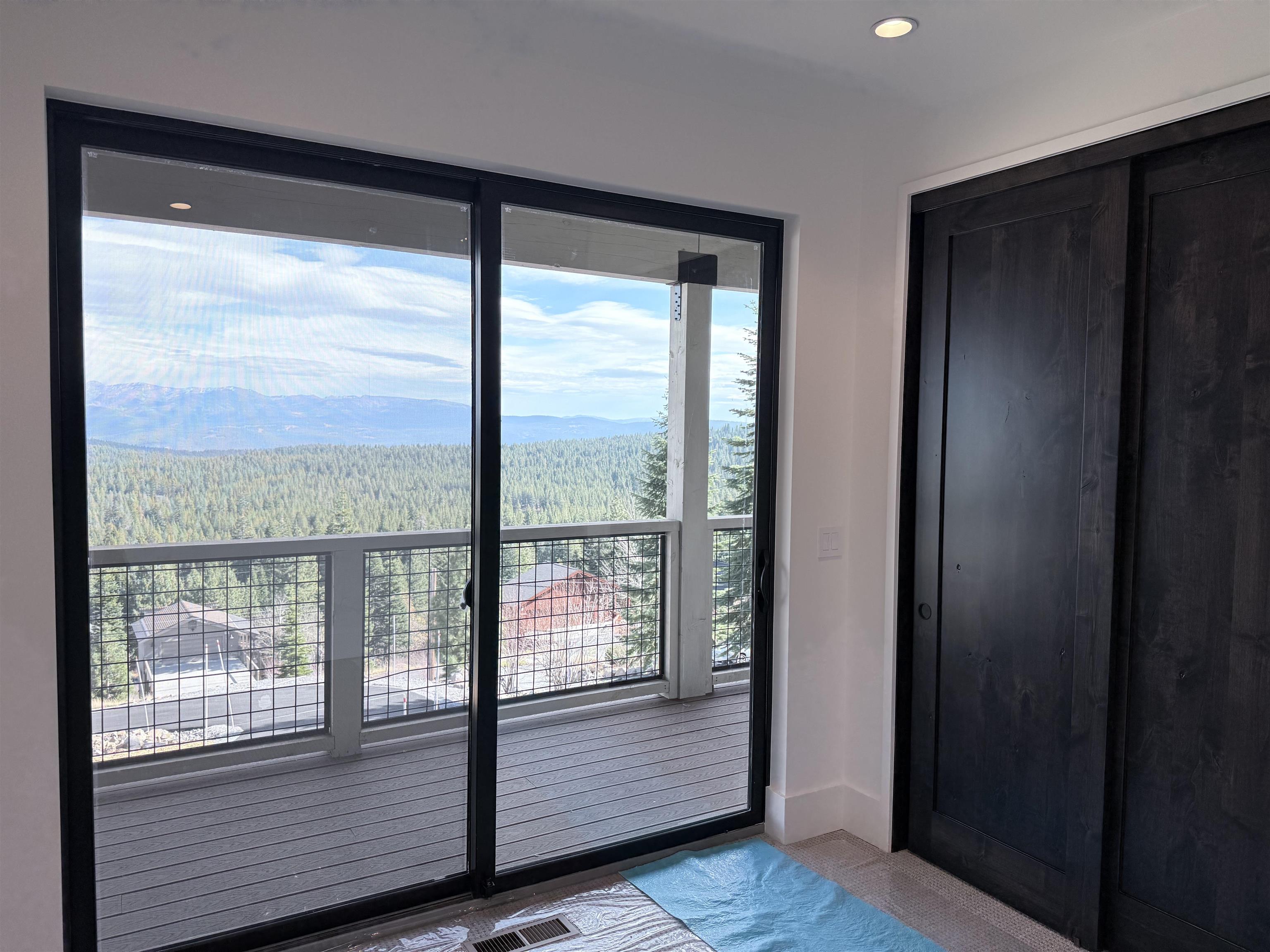 Truckee, California, 96161, United States, 5 Bedrooms Bedrooms, ,5 BathroomsBathrooms,Residential,For Sale,1992888