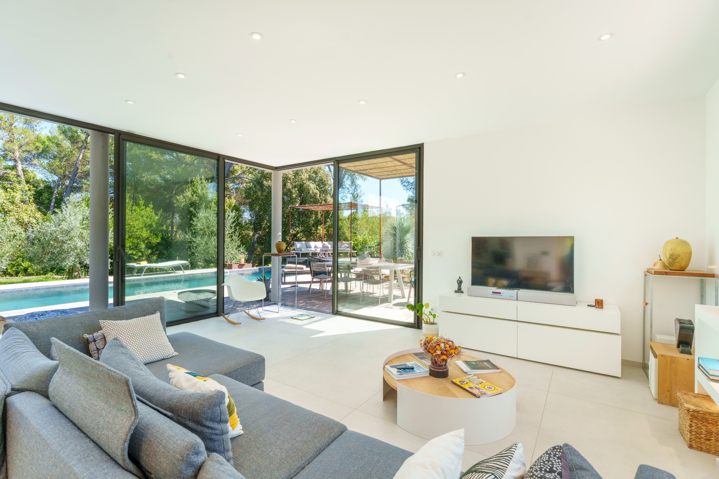  EXCEPTIONAL CONTEMPORARY VILLA — A LIFESTYLE THAT BLENDS INDOOR AND OUTDOOR SPA… - 物件實景