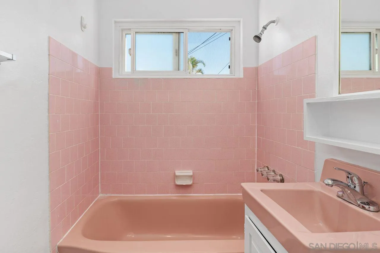 La Jolla, California, 92037, United States, ,1 BathroomBathrooms,Residential,For Sale,1970080