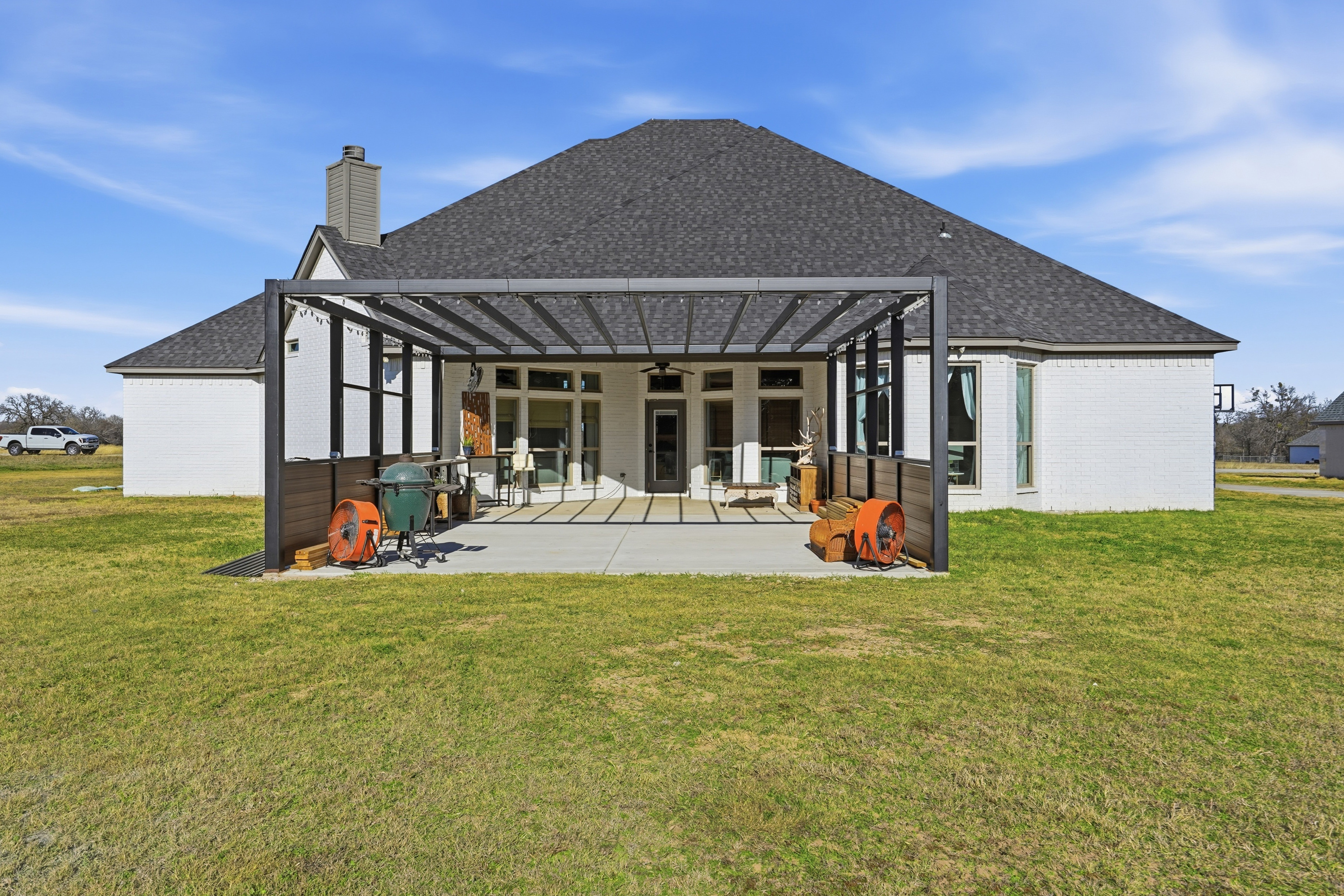  a private gated retreat where  luxury meets texas tranquility - 物件實景