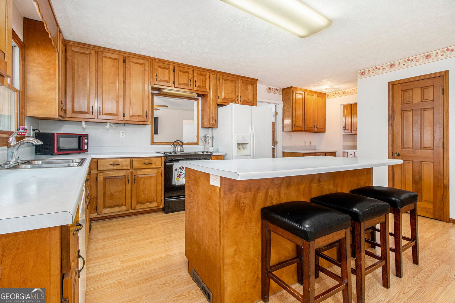 Hampton, Georgia, 30228, United States, 6 Bedrooms Bedrooms, ,6 BathroomsBathrooms,Residential,For Sale,1858908