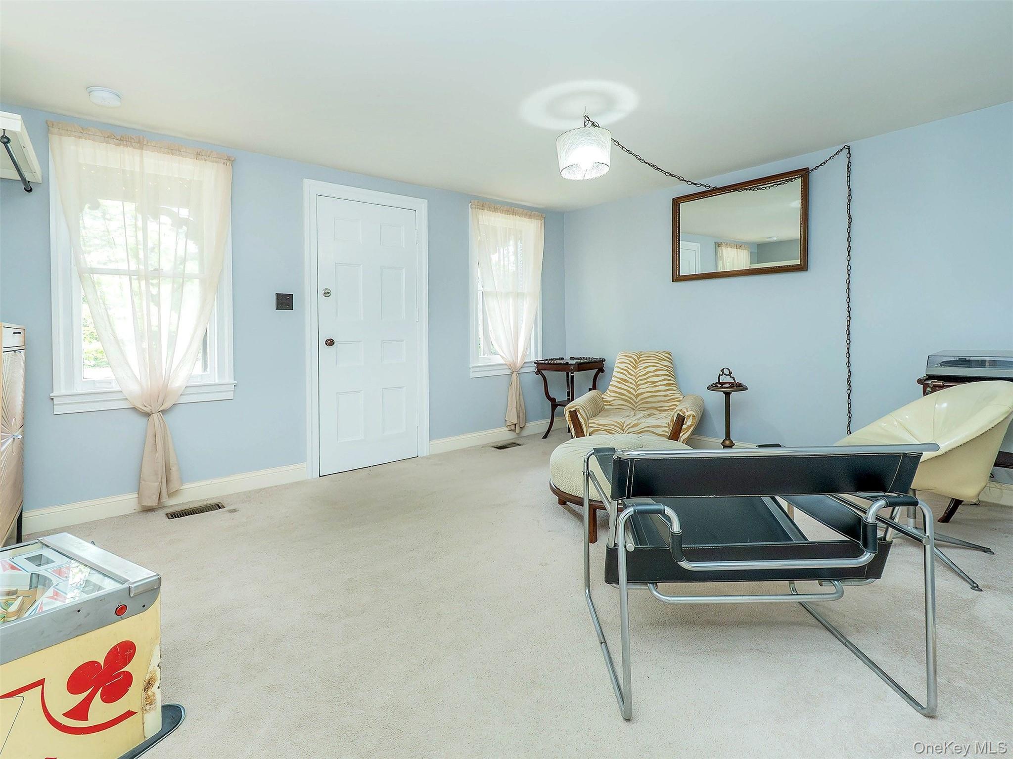  130 Mott Avenue, Roslyn, NY, 11576 - 物件實景