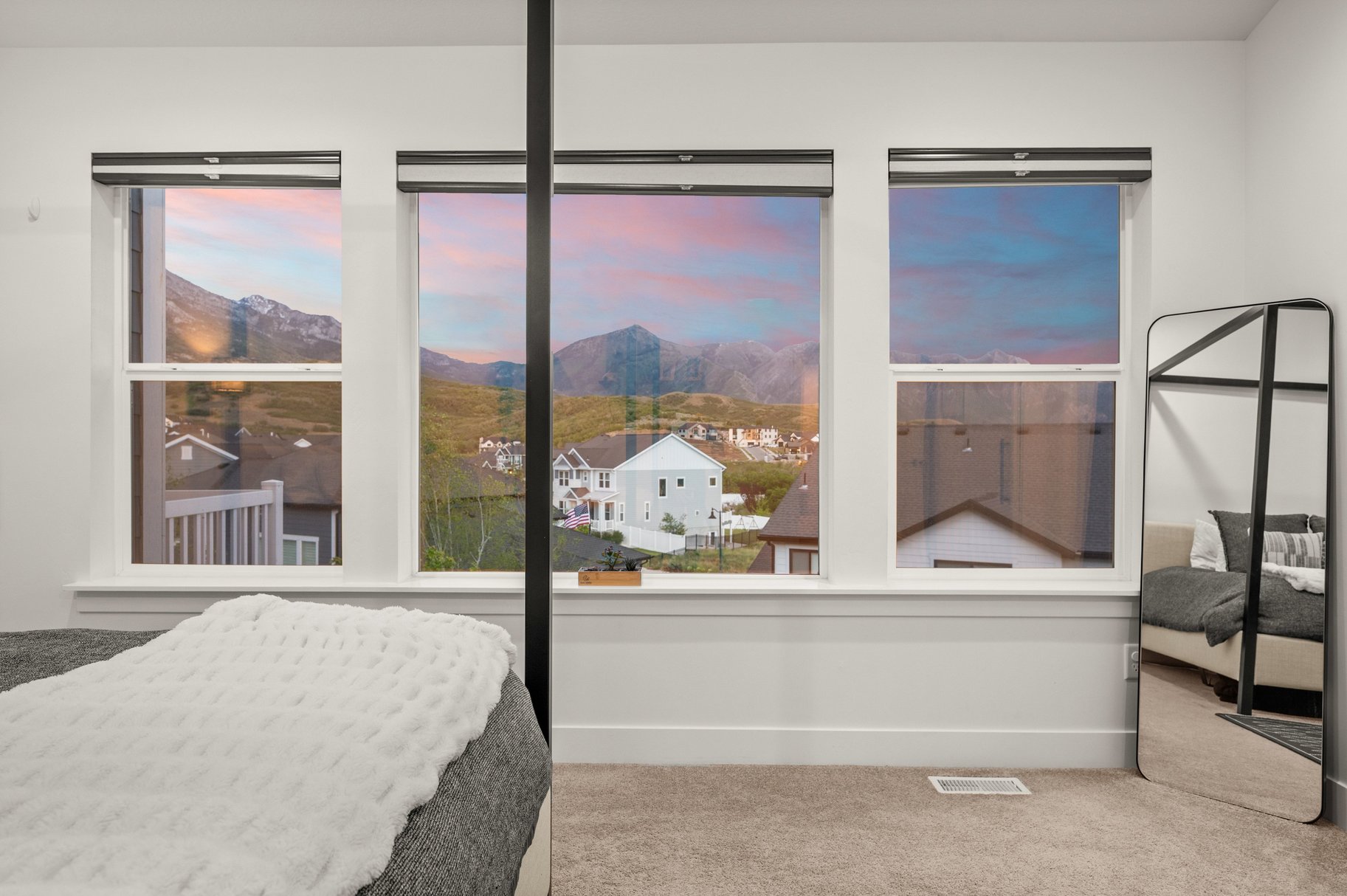  Walkout Rambler with Timpanogos & Lone Peak Views and Close Trail Access - 物件實景
