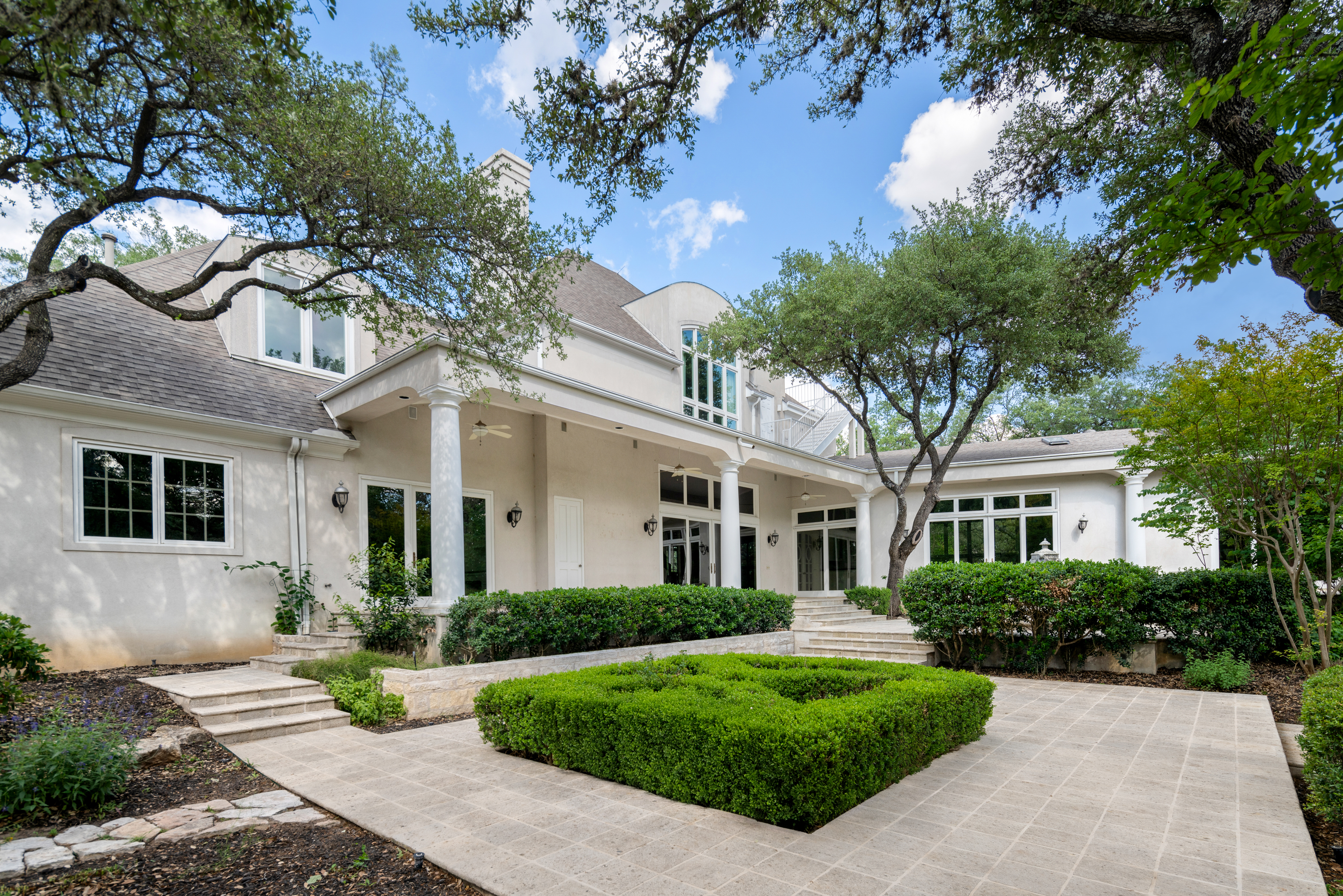  Timeless Estate in the Heart of Hill Country Village - 物件實景