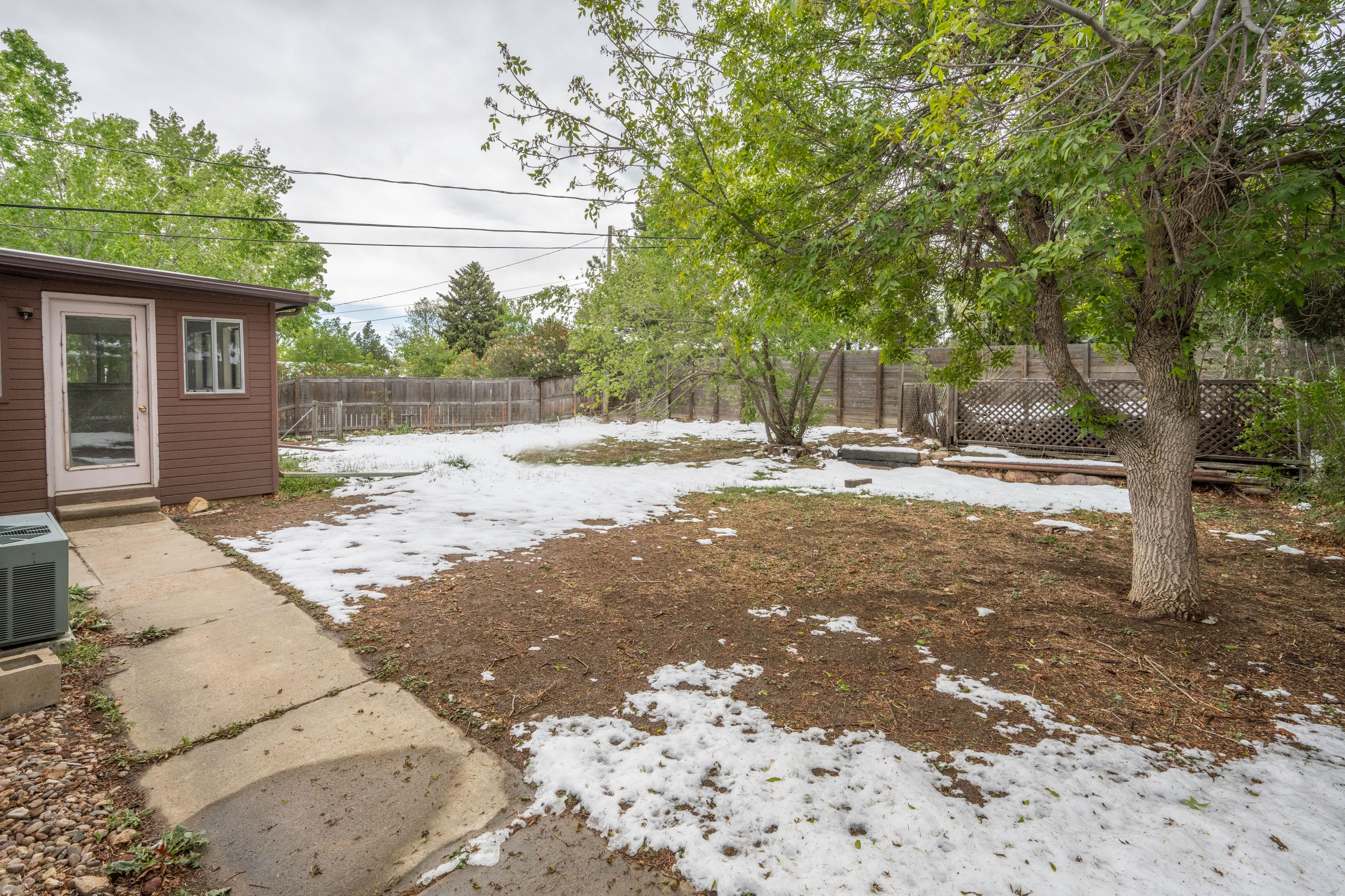  Opportunity Knocks with this Sprawling Ranch Home in Keewaydin Meadows - 物件實景