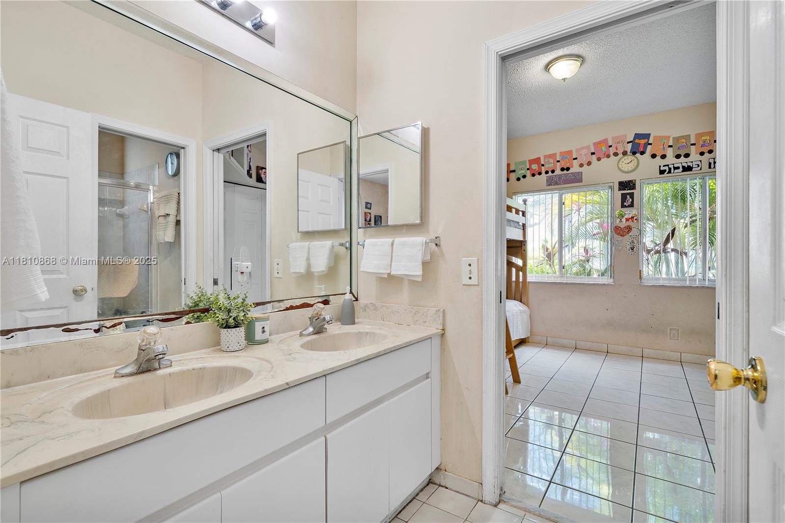 Weston, Florida, 33326, United States, 4 Bedrooms Bedrooms, ,3 BathroomsBathrooms,Residential,For Sale,1836929