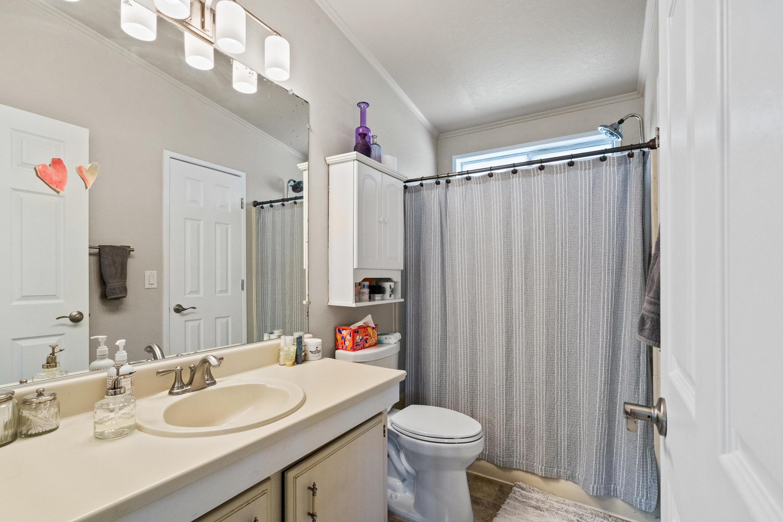 Terra Bella, California, 93270, United States, 3 Bedrooms Bedrooms, ,2 BathroomsBathrooms,Residential,For Sale,1981595