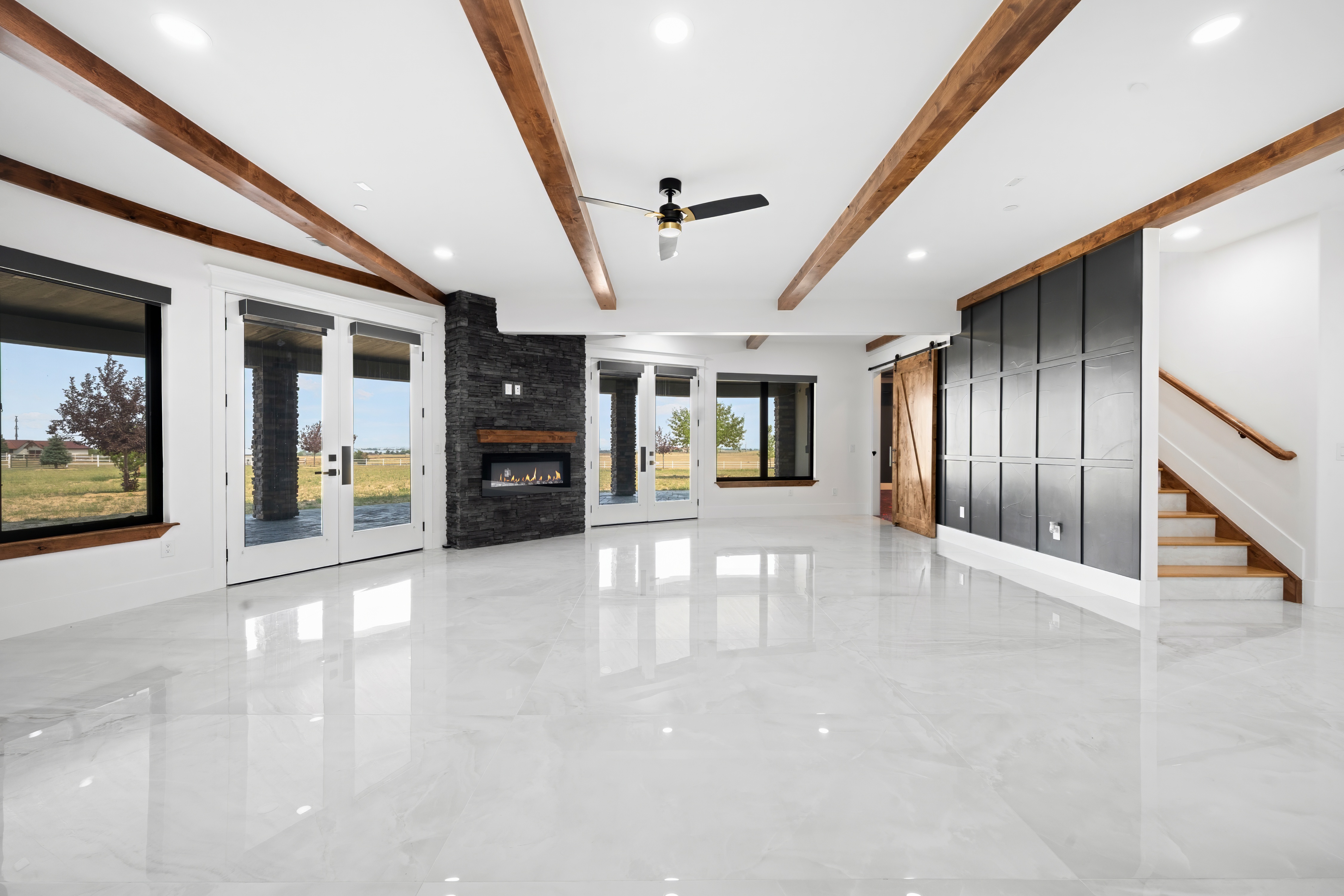  Breathtaking custom estate on 35 agriculturally zoned acres - 物件實景