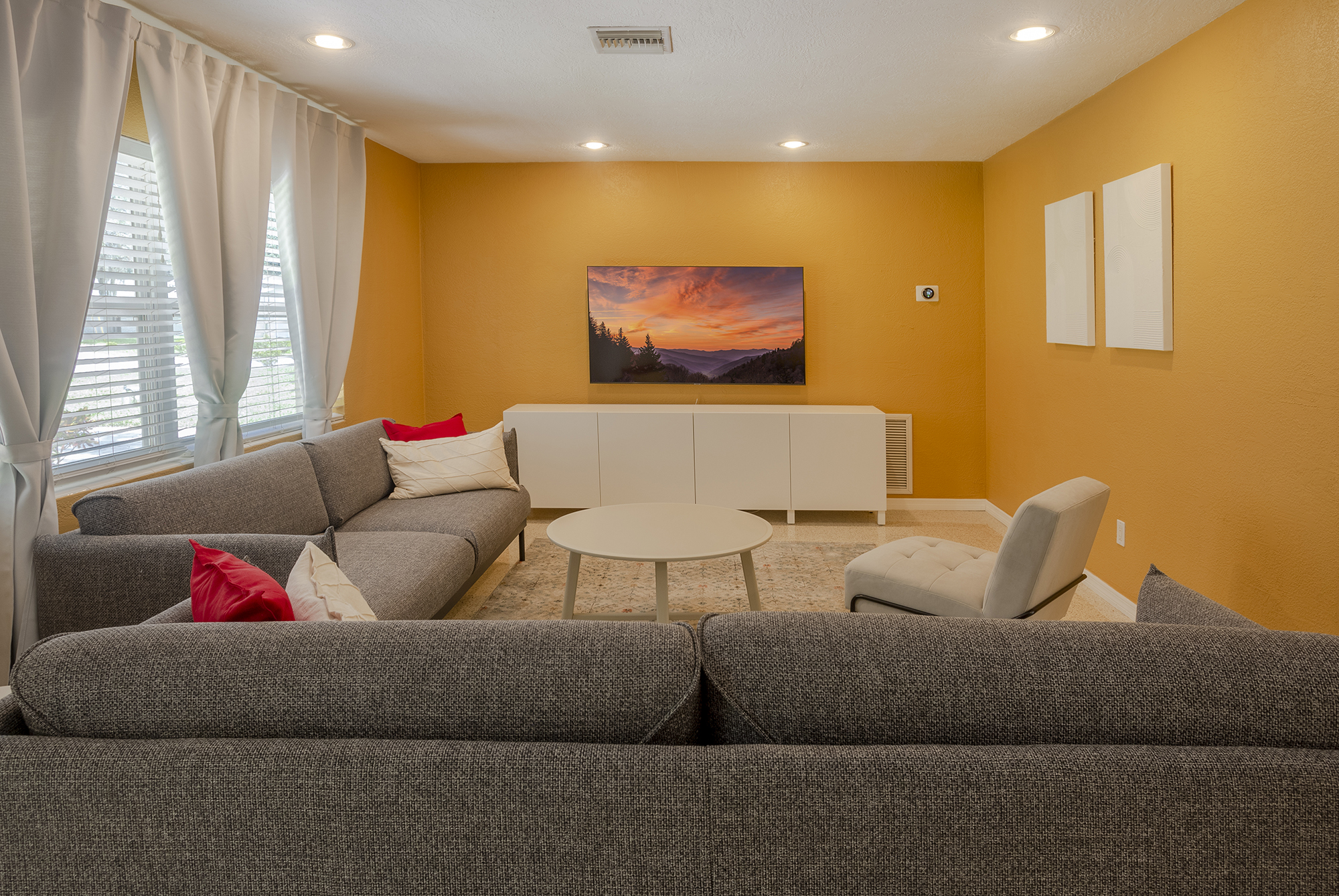 Largo, Florida, 33770, United States, 2 Bedrooms Bedrooms, ,2 BathroomsBathrooms,Residential,For Sale,1979255