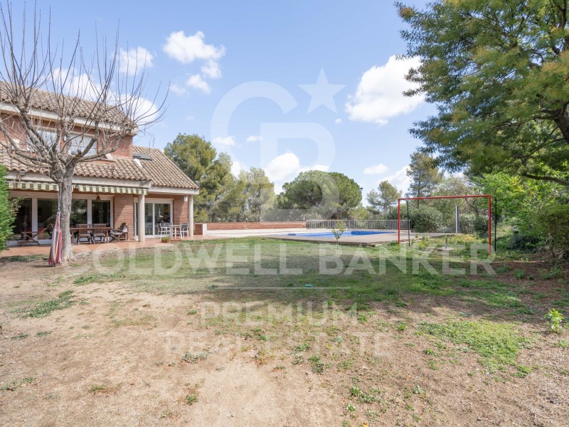 Barcelona, Cerdanyola del Vall?s, Bellaterra Barce, Cerdanyola del Vallès, Catalonia, ES, 9 Bedrooms Bedrooms, ,6 BathroomsBathrooms,Residential,For Sale,Barcelona, Cerdanyola del Vall?s, Bellaterra Barce,1481961
