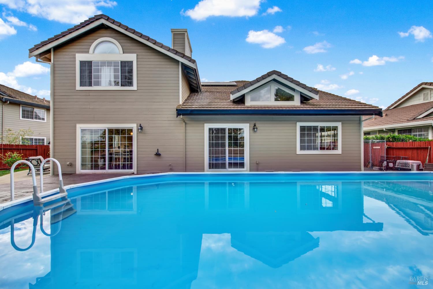 Dixon, California, 95620, United States, 5 Bedrooms Bedrooms, ,3 BathroomsBathrooms,Residential,For Sale,1992877