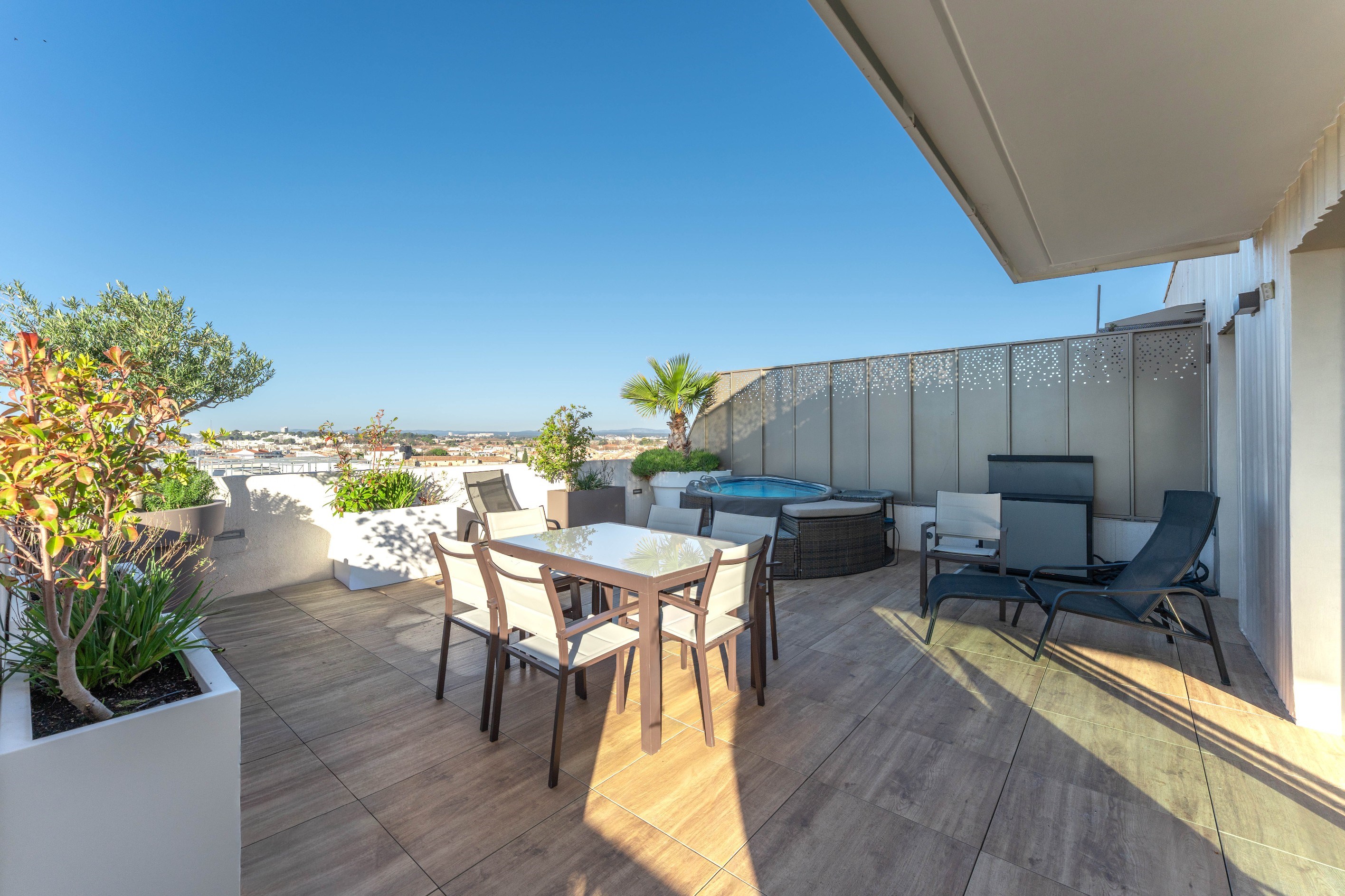  Exceptional apartment with large terrace and jacuzzi – Panoramic view of Montpe… - 物件實景