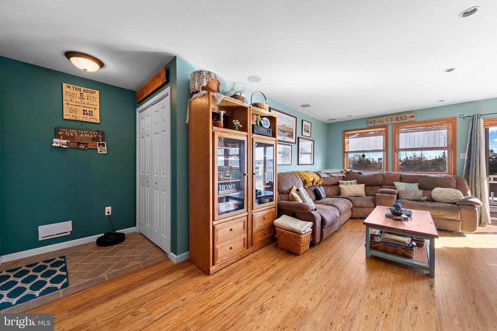 Little Egg Harbor Twp, New Jersey, 08087, United States, 4 Bedrooms Bedrooms, ,2 BathroomsBathrooms,Residential,For Sale,1989934