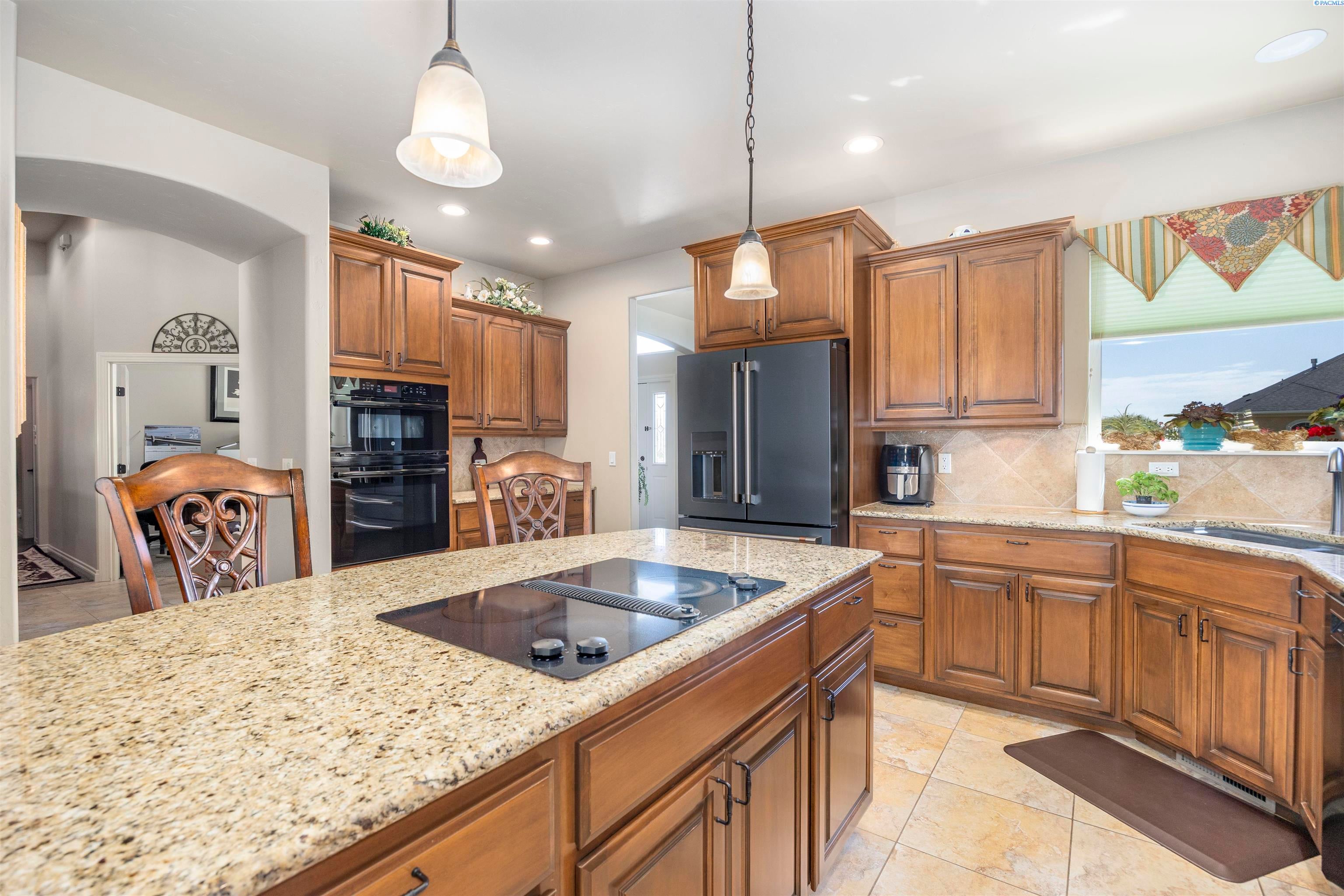 Richland, Washington, 99352, United States, 3 Bedrooms Bedrooms, ,3 BathroomsBathrooms,Residential,For Sale,1921029