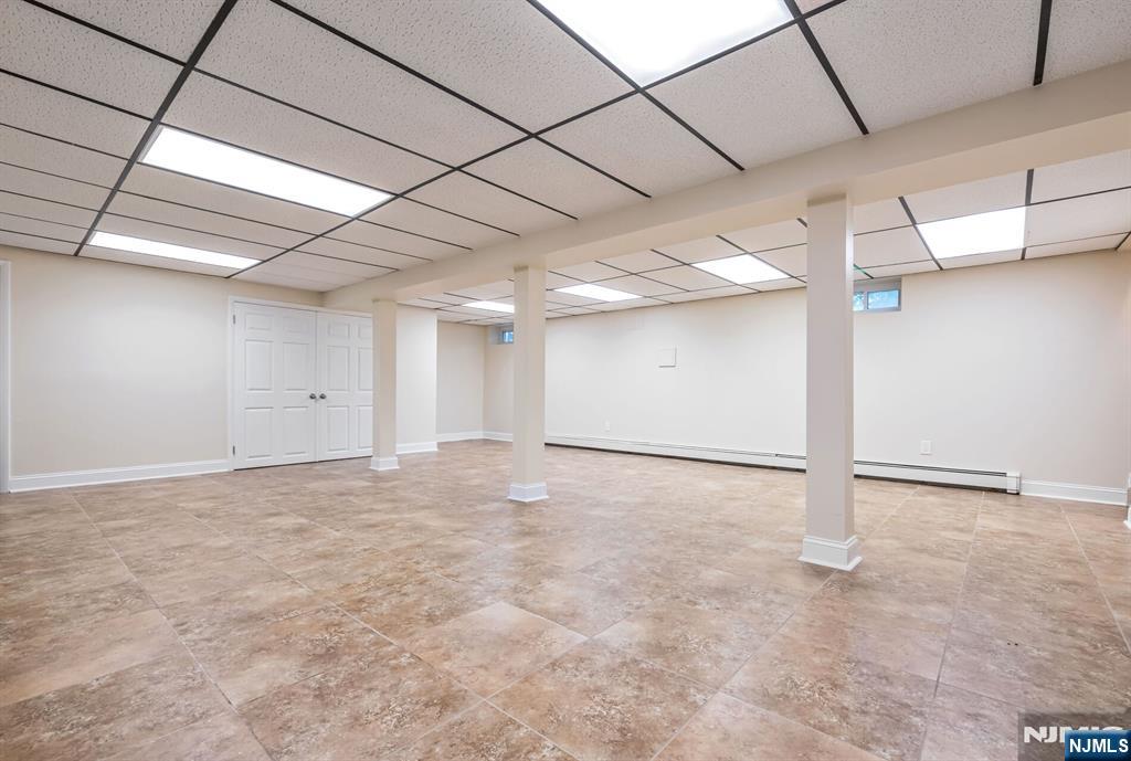 Wyckoff, New Jersey, 07481, United States, 5 Bedrooms Bedrooms, ,5 BathroomsBathrooms,Residential,For Sale,1951013