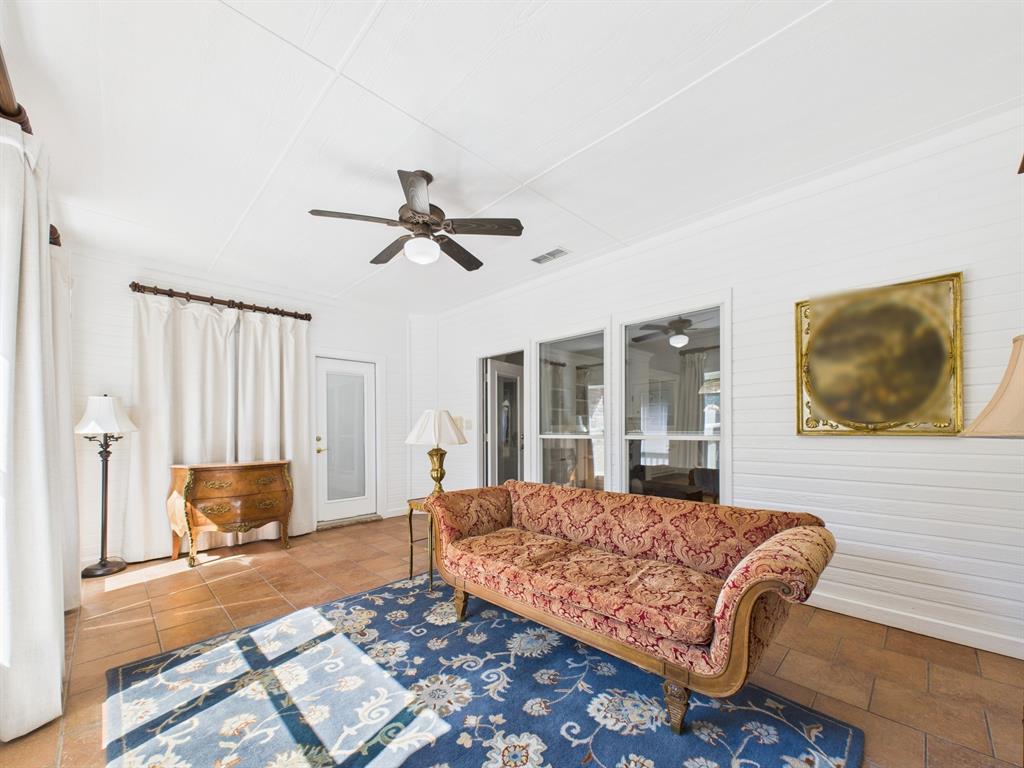 Waxahachie, Texas, 75165, United States, 3 Bedrooms Bedrooms, ,2 BathroomsBathrooms,Residential,For Sale,1977145