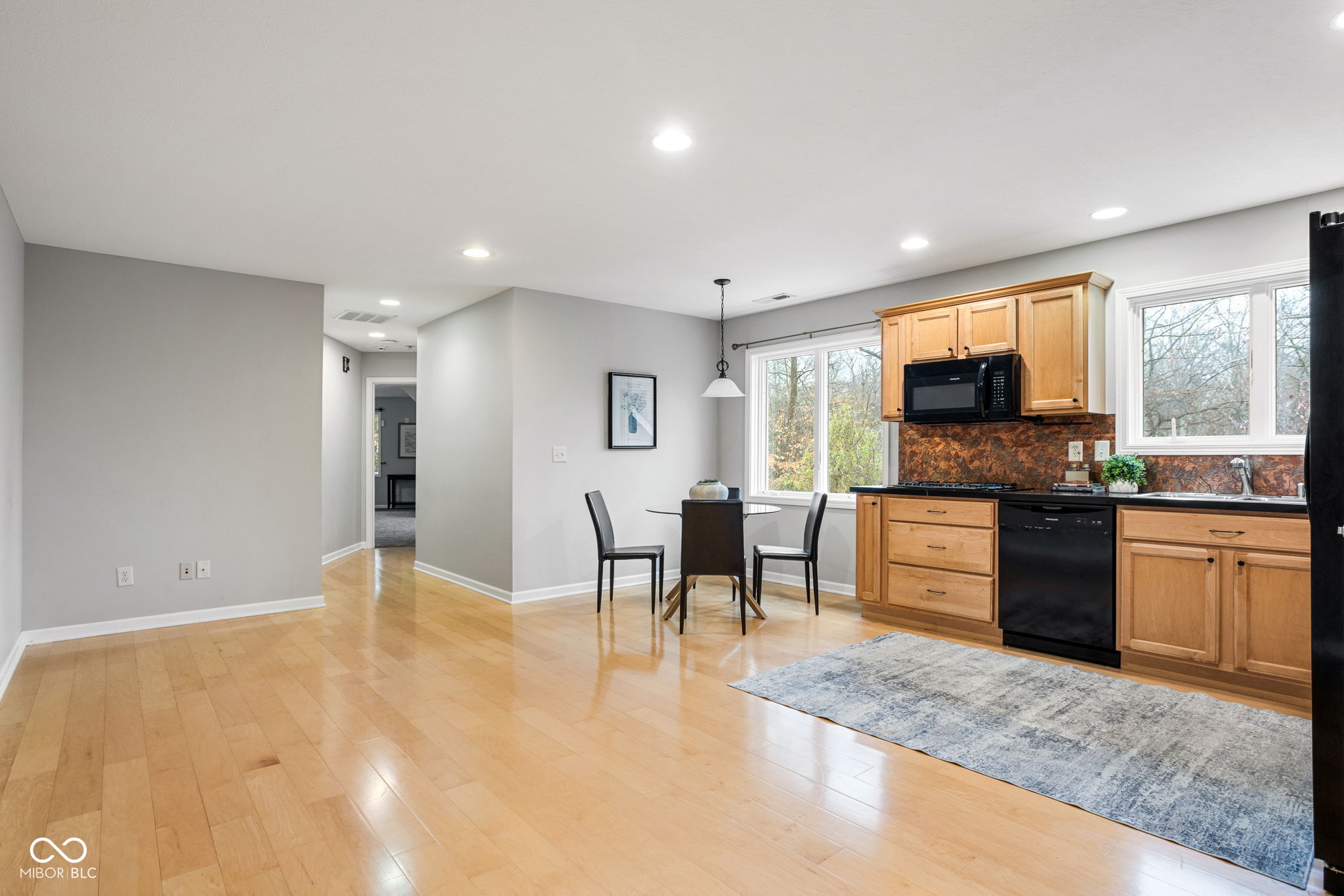 Indianapolis, Indiana, 46226, United States, 6 Bedrooms Bedrooms, ,7 BathroomsBathrooms,Residential,For Sale,1998001