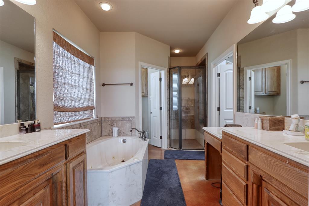 Mabank, Texas, 75147, United States, 3 Bedrooms Bedrooms, ,3 BathroomsBathrooms,Residential,For Sale,1937410
