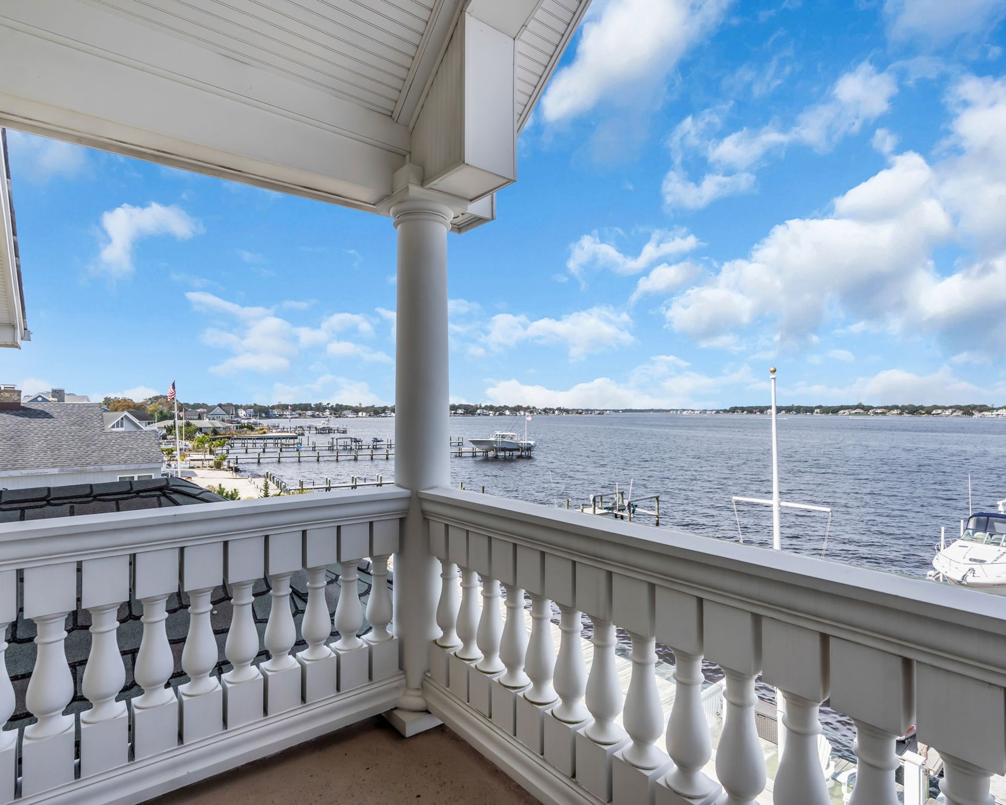  Finely Crafted Riverfront Luxury in Sandy Point - 物件實景