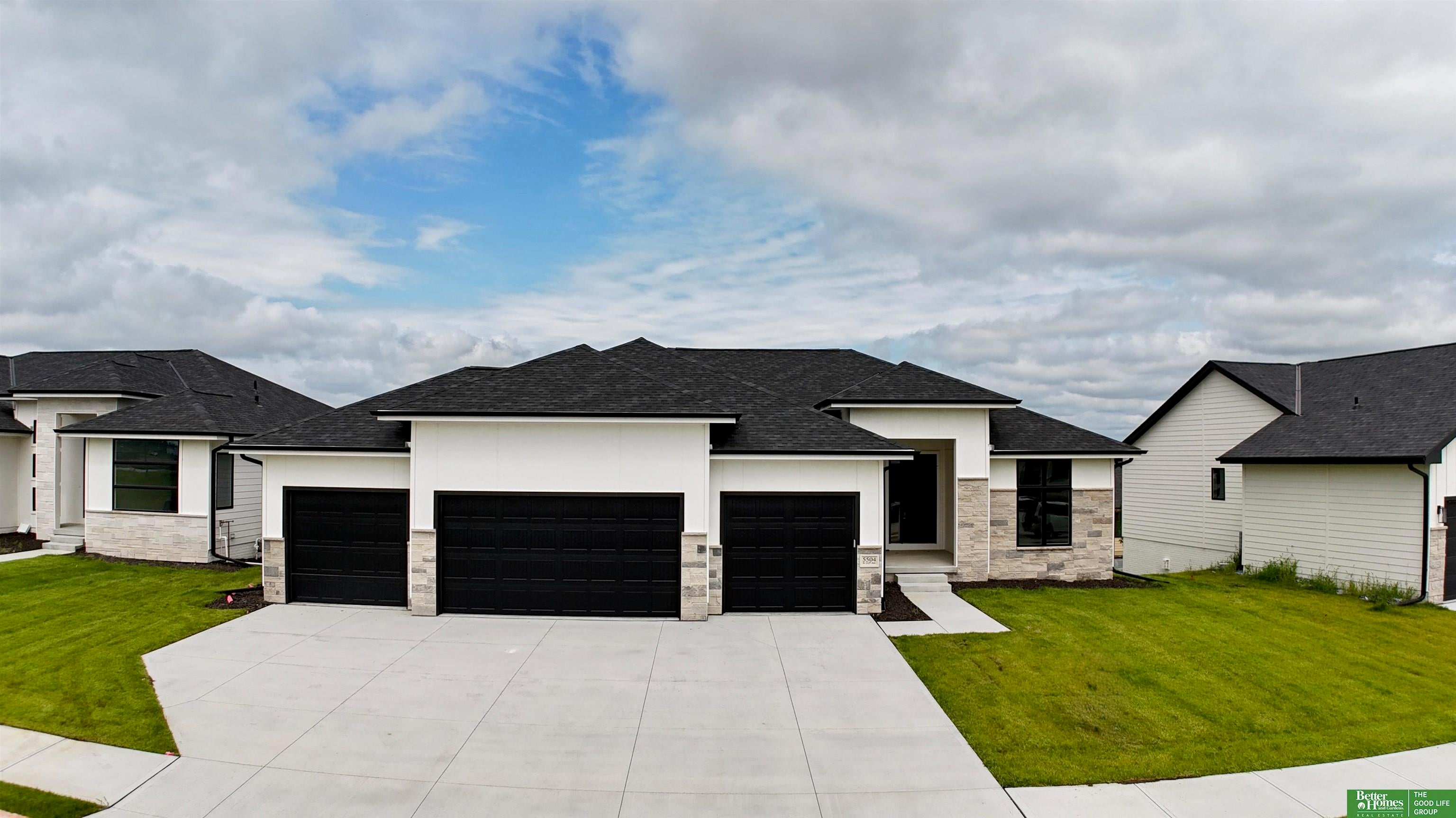 212th Ave, Elkhorn, NE 68022